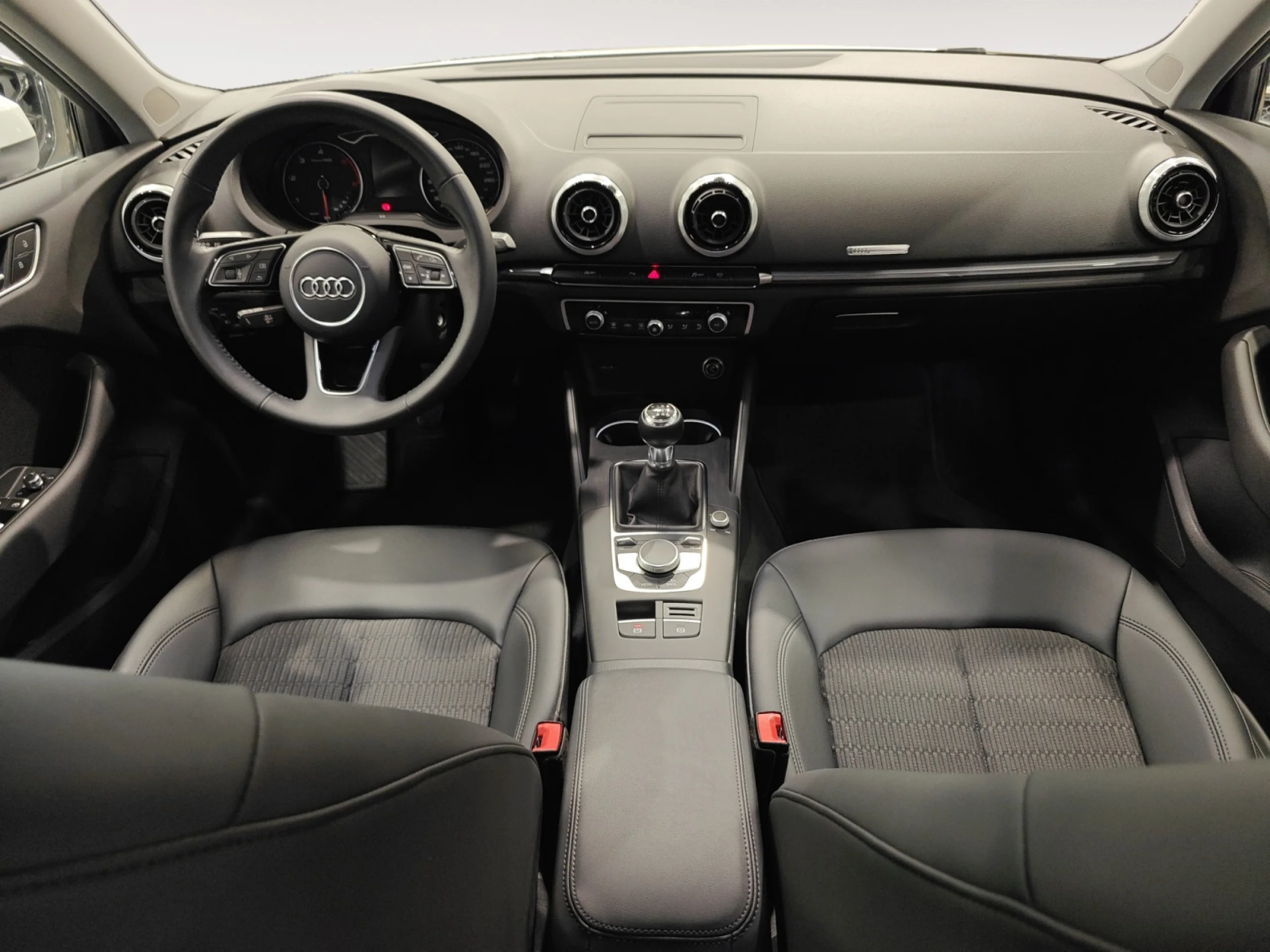 AUDI A3 DESIGN 30 TDI 85KW (116CV) SPORTBACK - Foto 4