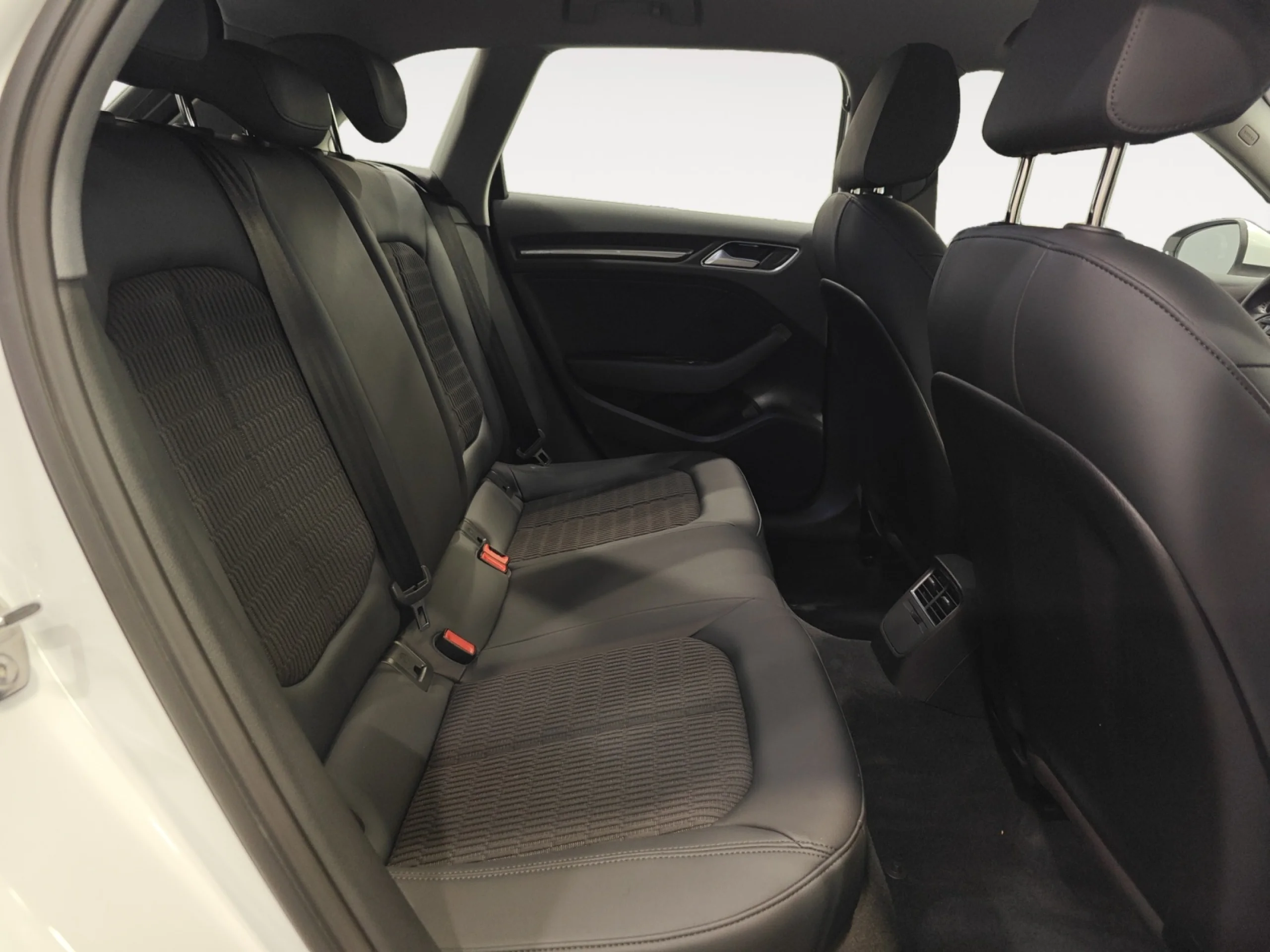 AUDI A3 DESIGN 30 TDI 85KW (116CV) SPORTBACK - Foto 6