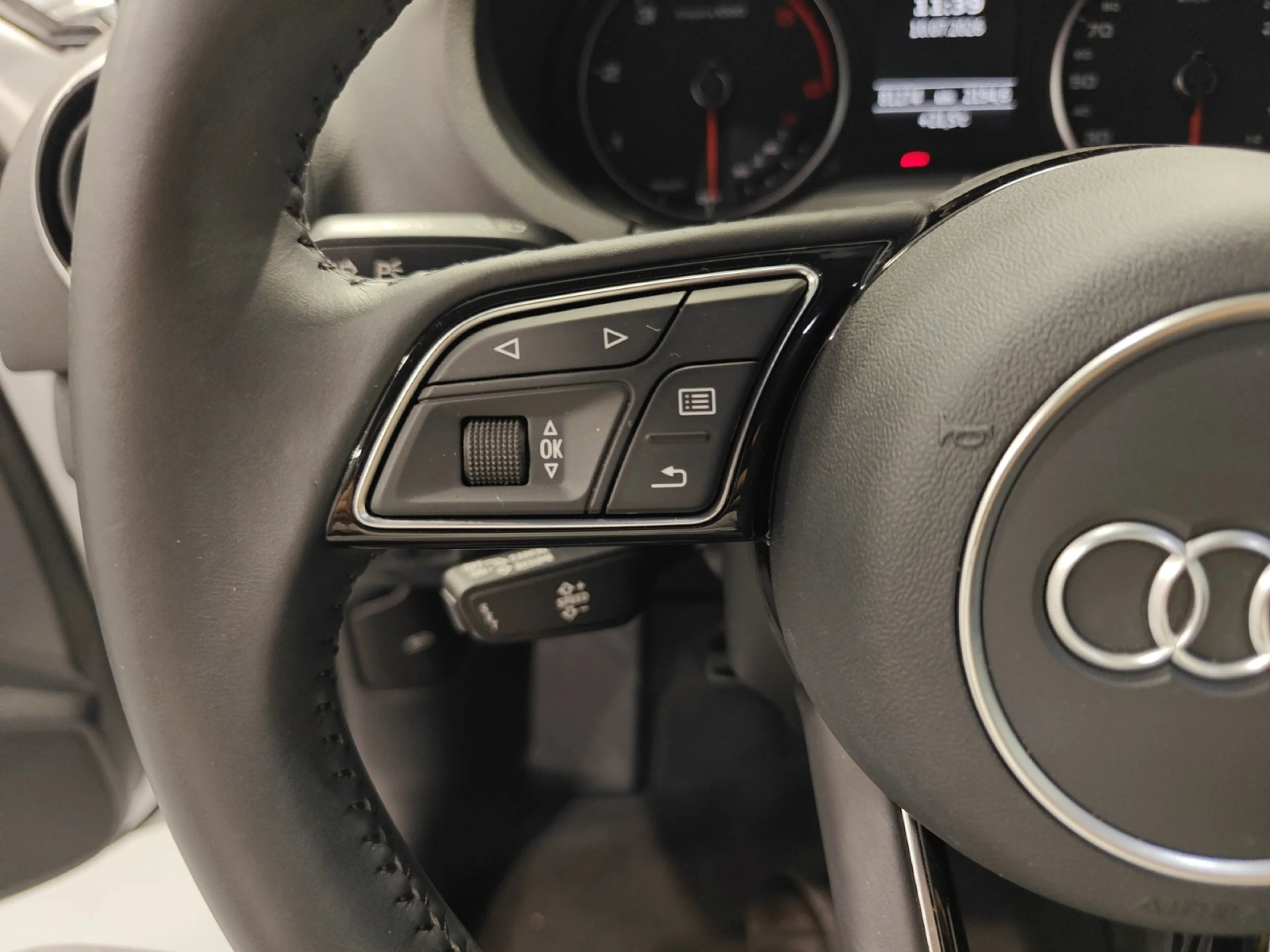 AUDI A3 DESIGN 30 TDI 85KW (116CV) SPORTBACK - Foto 11