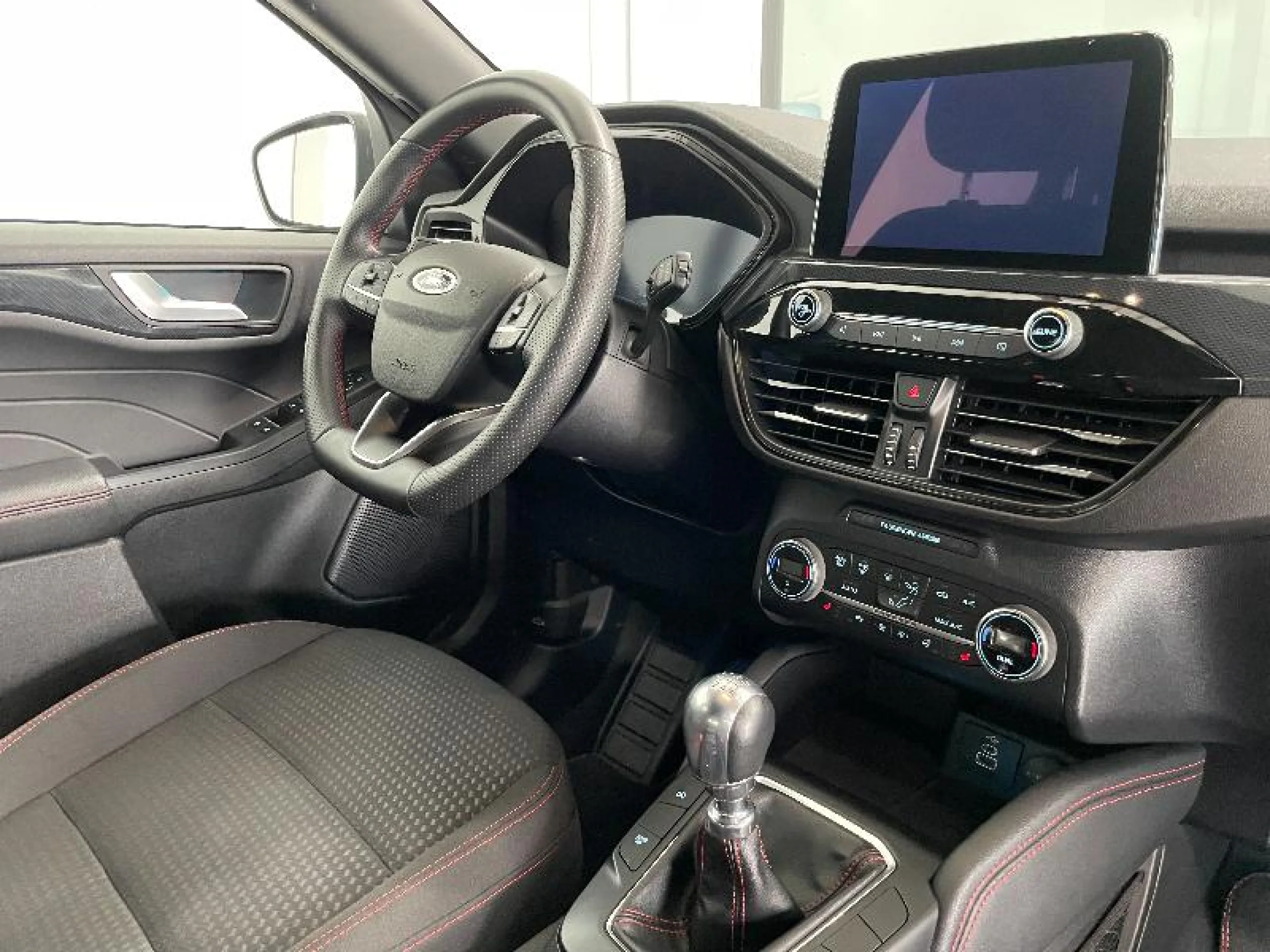 FORD KUGA ST LINE 1.5T ECOBOOST 110KW (150CV) - Foto 6