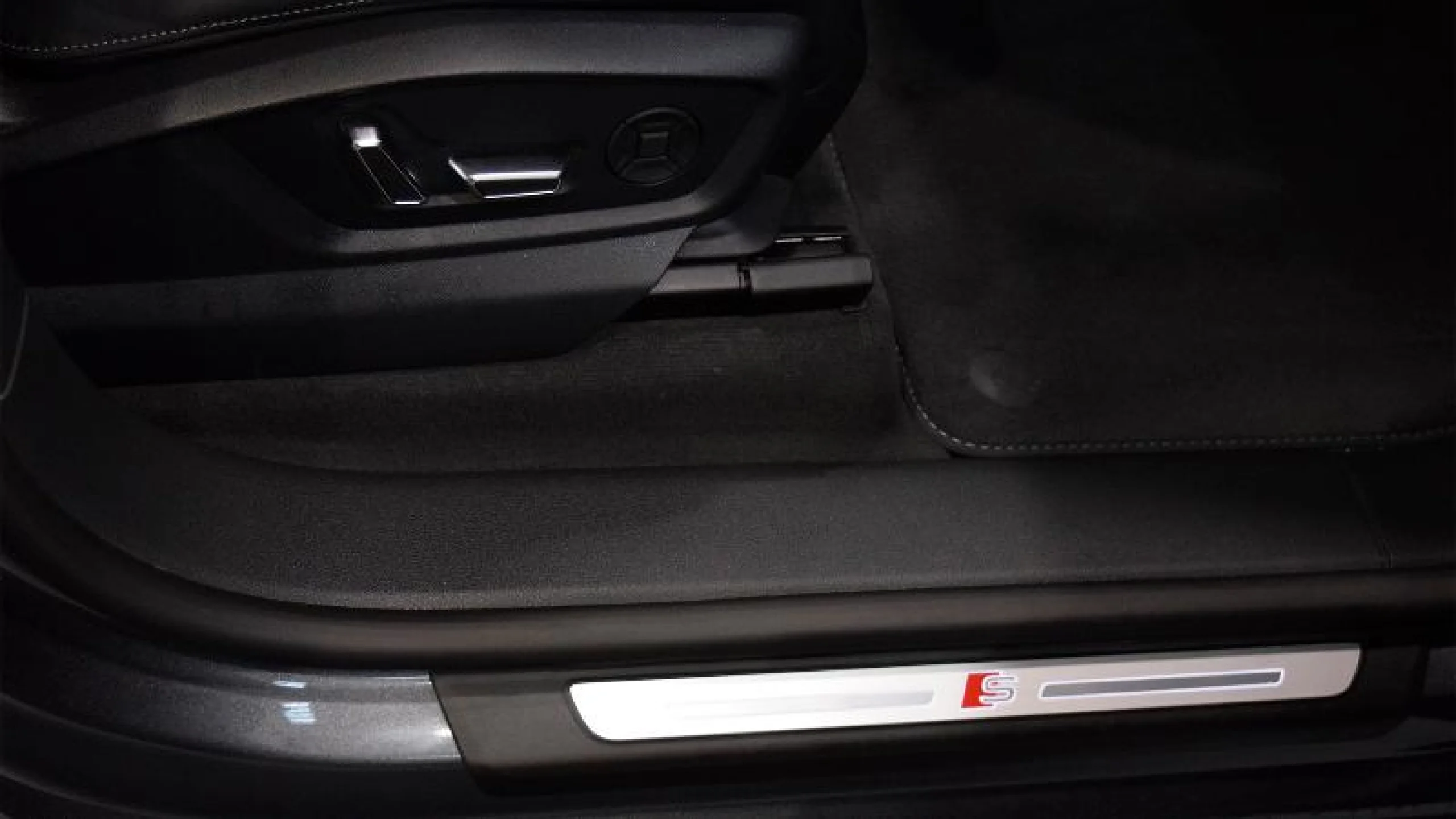 AUDI Q8 BLACK LINE PLUS 55 TFSIE 280KW QUAT TIP - Foto 16