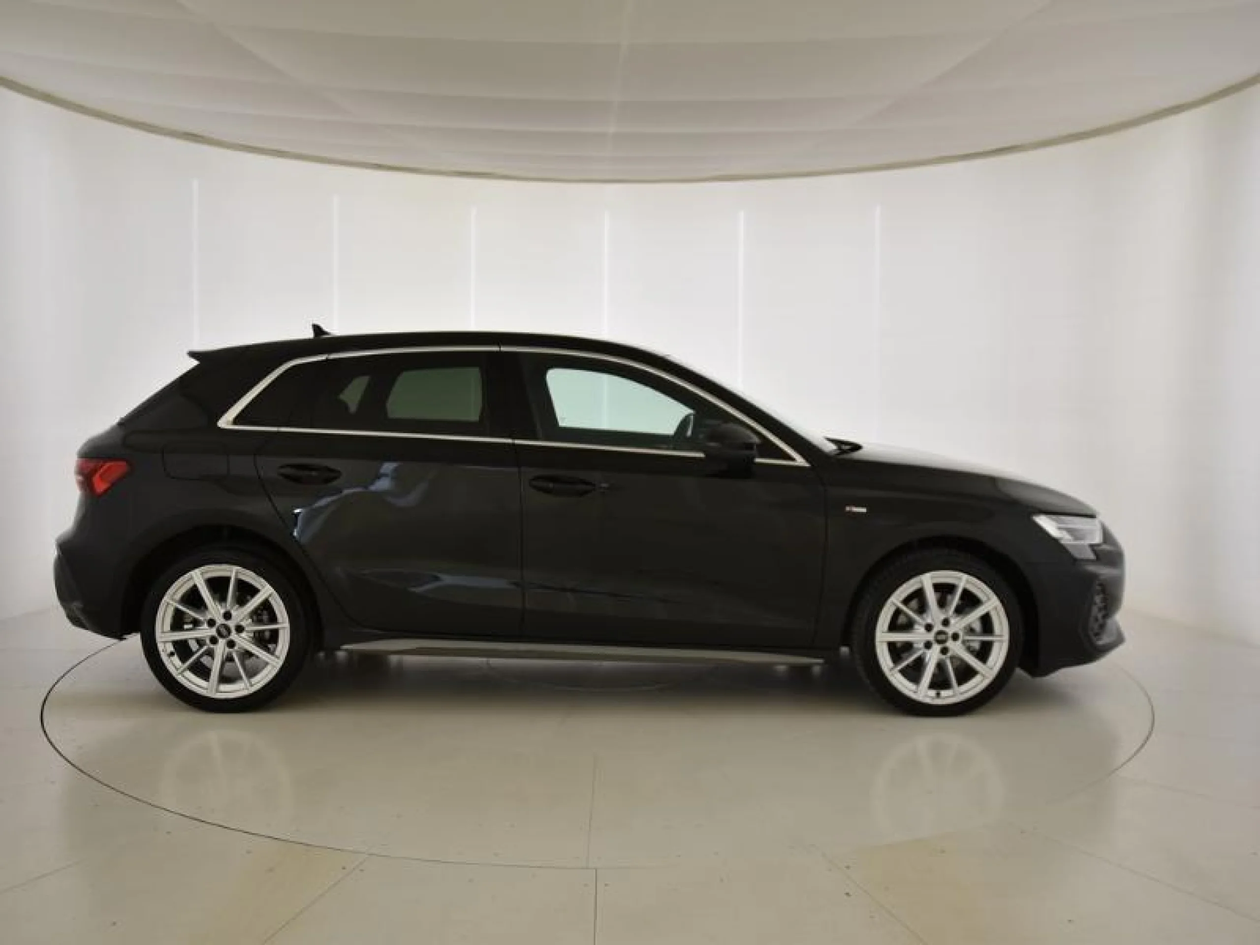 AUDI A3 SPORTBACK S LINE TFSI E 150KW S TRONIC - Foto 3