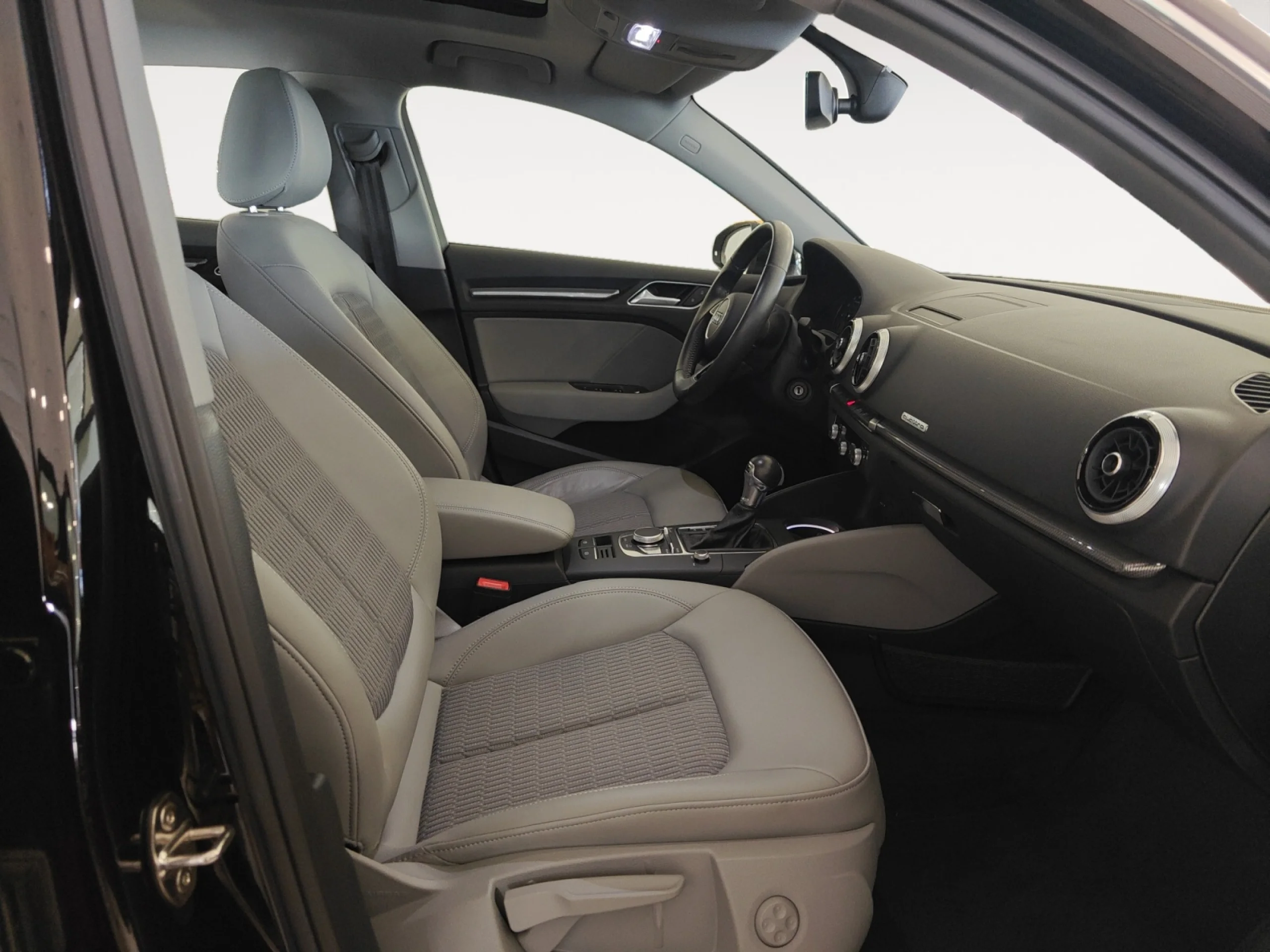 AUDI A3 DESIGN EDITION 2.0 TFSI SPORTBACK - Foto 9