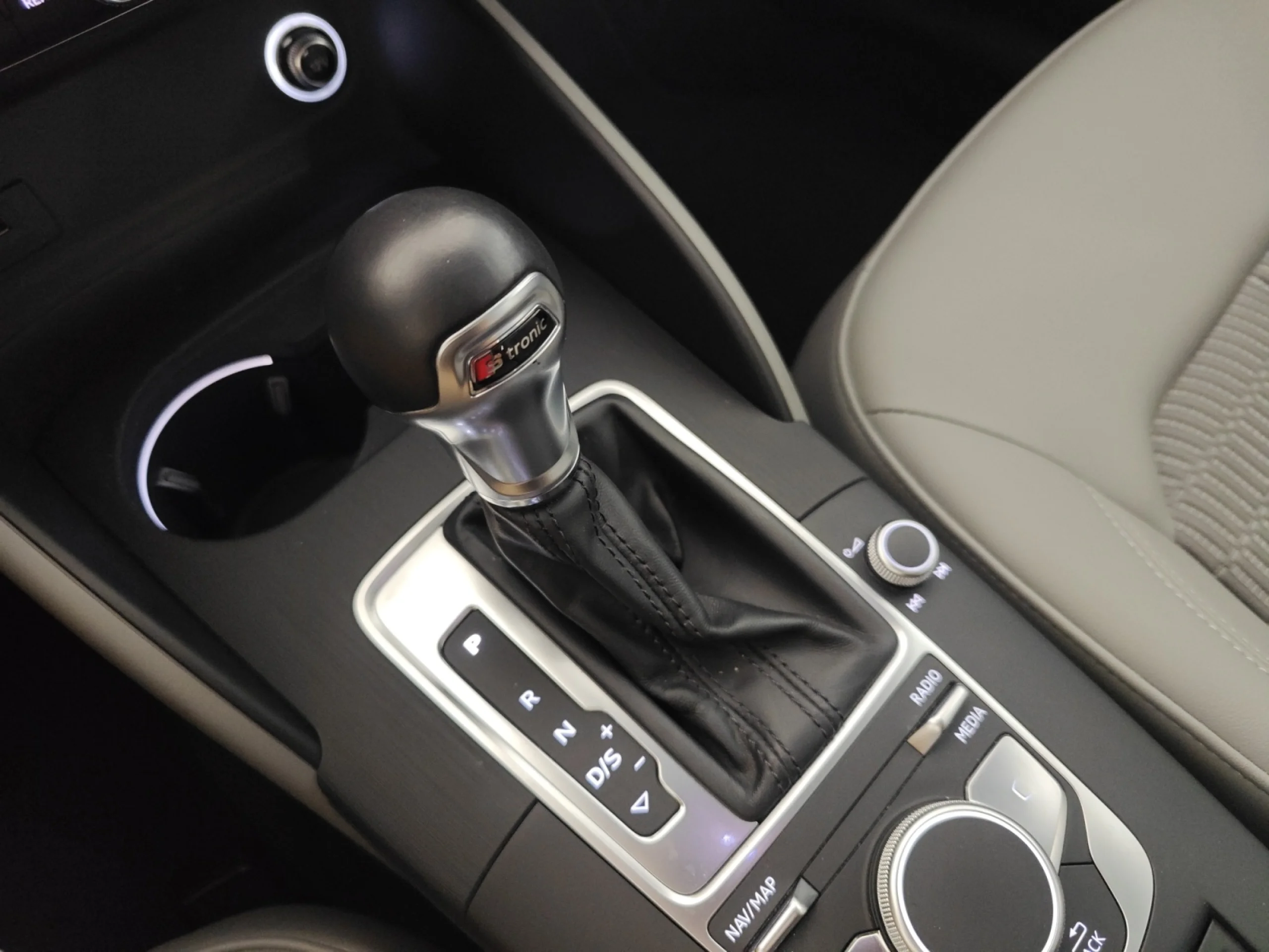 AUDI A3 DESIGN EDITION 2.0 TFSI SPORTBACK - Foto 20