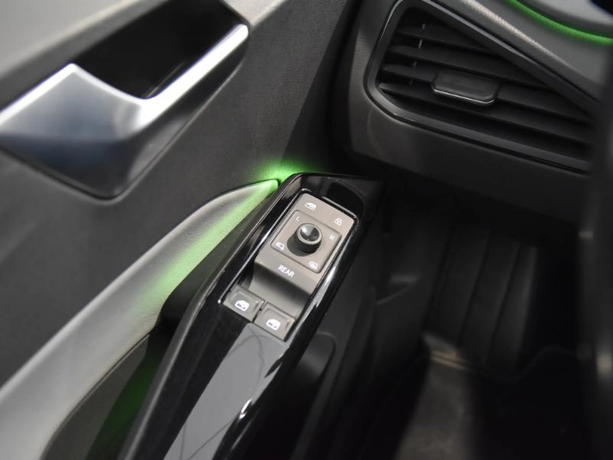 VOLKSWAGEN ID.3 1ST PLUS 150KW (205CV) AUTOMÁTICO 1 VEL. - Foto 20