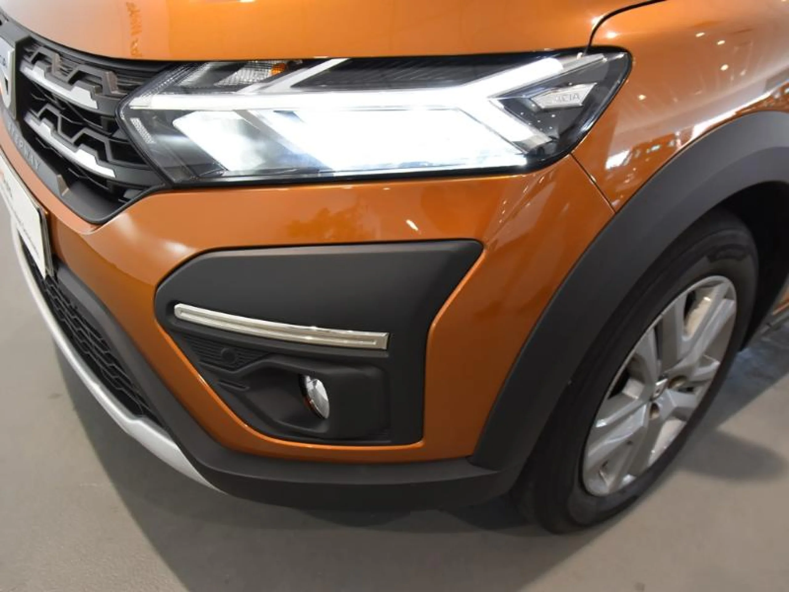 DACIA SANDERO ESSENTIAL TCE 67KW (90CV) - Foto 18
