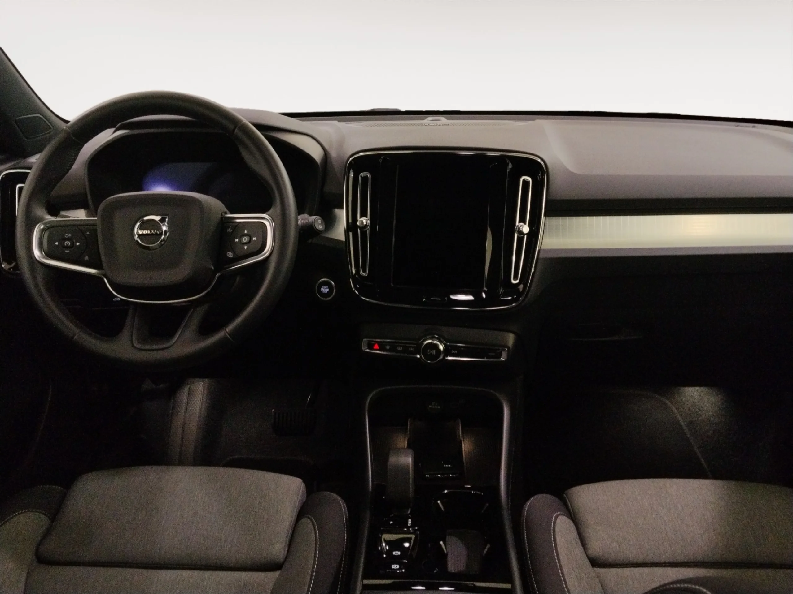 VOLVO XC40 2.0 B3 G BLACK EDITION+ AUTO - Foto 4