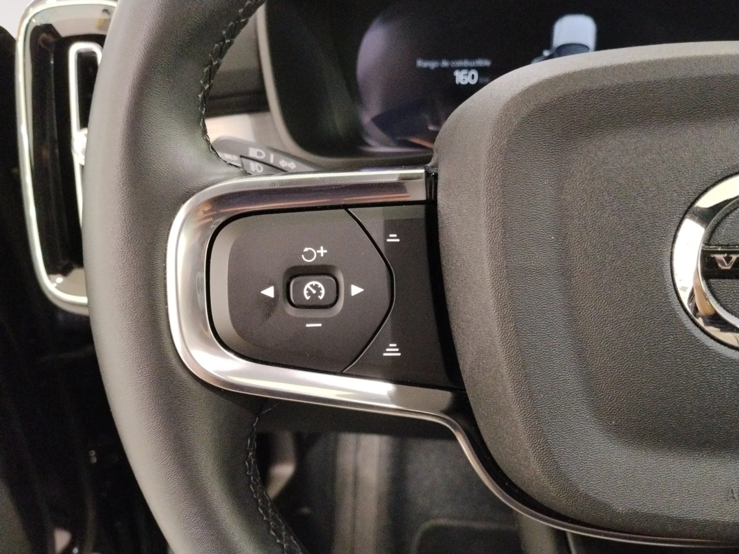 VOLVO XC40 2.0 B3 G BLACK EDITION+ AUTO - Foto 12