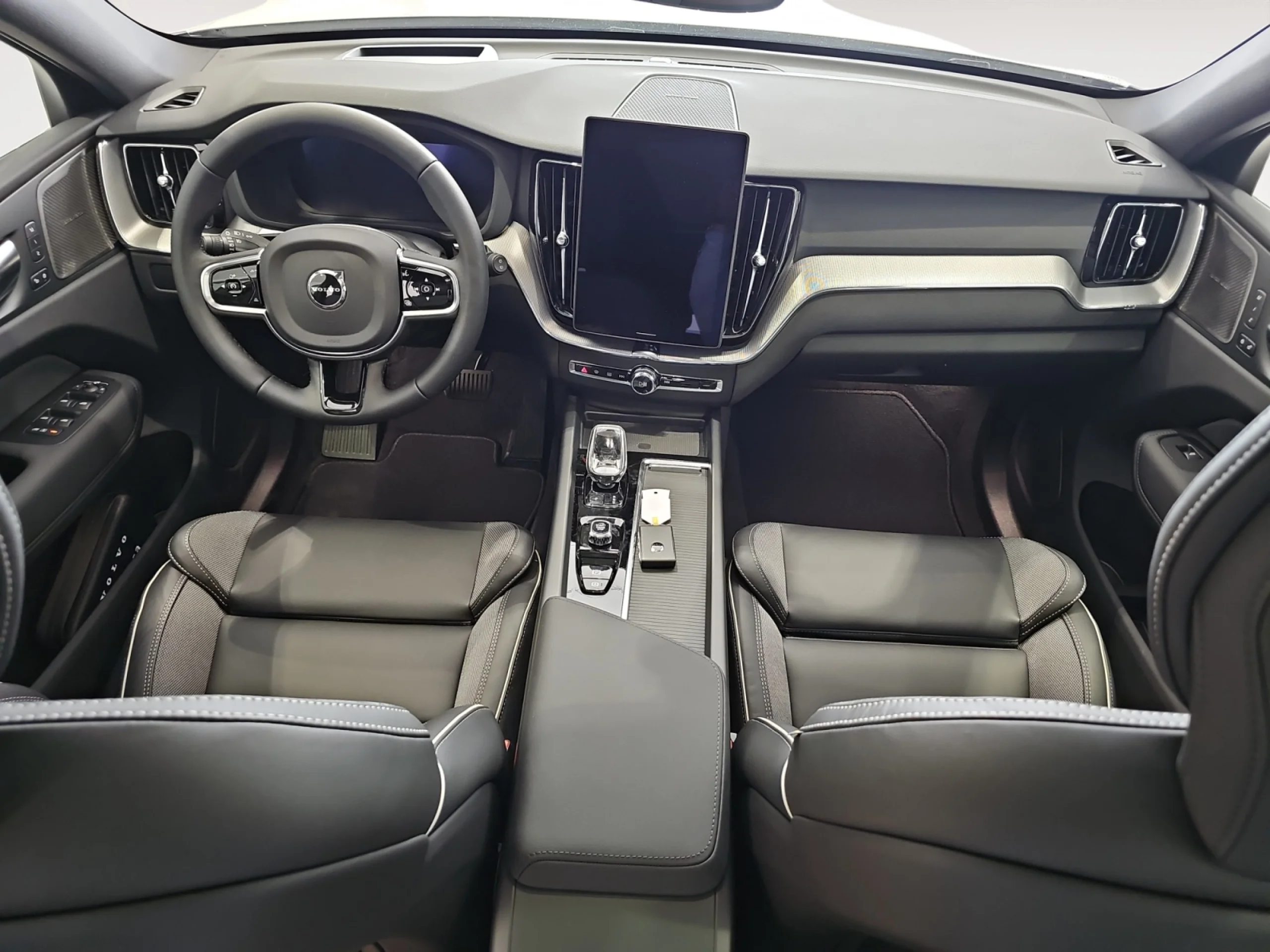 VOLVO XC60 2.0 B5 G MHEV BLACK ED PLUS DARK AT AWD - Foto 4
