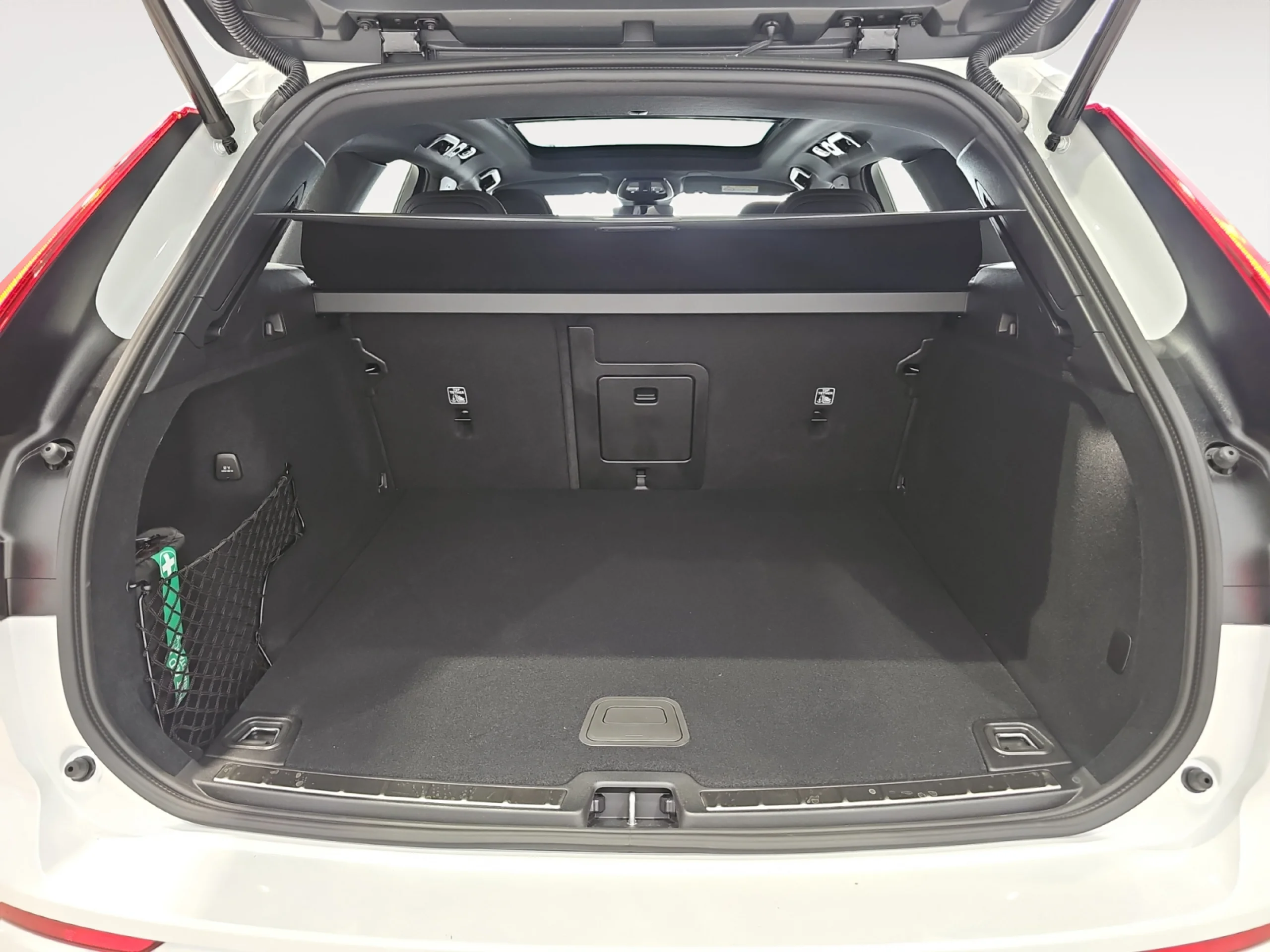 VOLVO XC60 2.0 B5 G MHEV BLACK ED PLUS DARK AT AWD - Foto 8