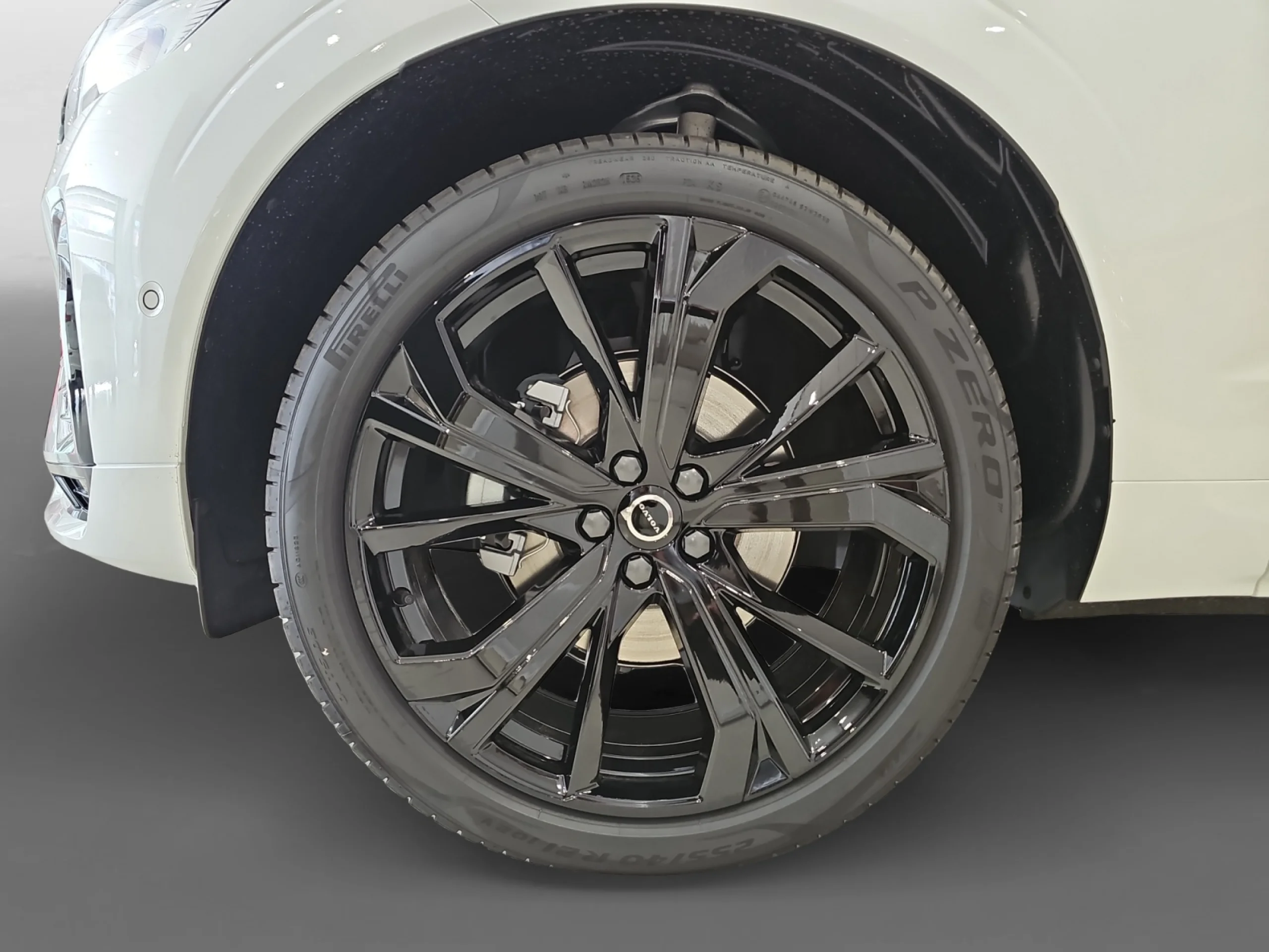VOLVO XC60 2.0 B5 G MHEV BLACK ED PLUS DARK AT AWD - Foto 9