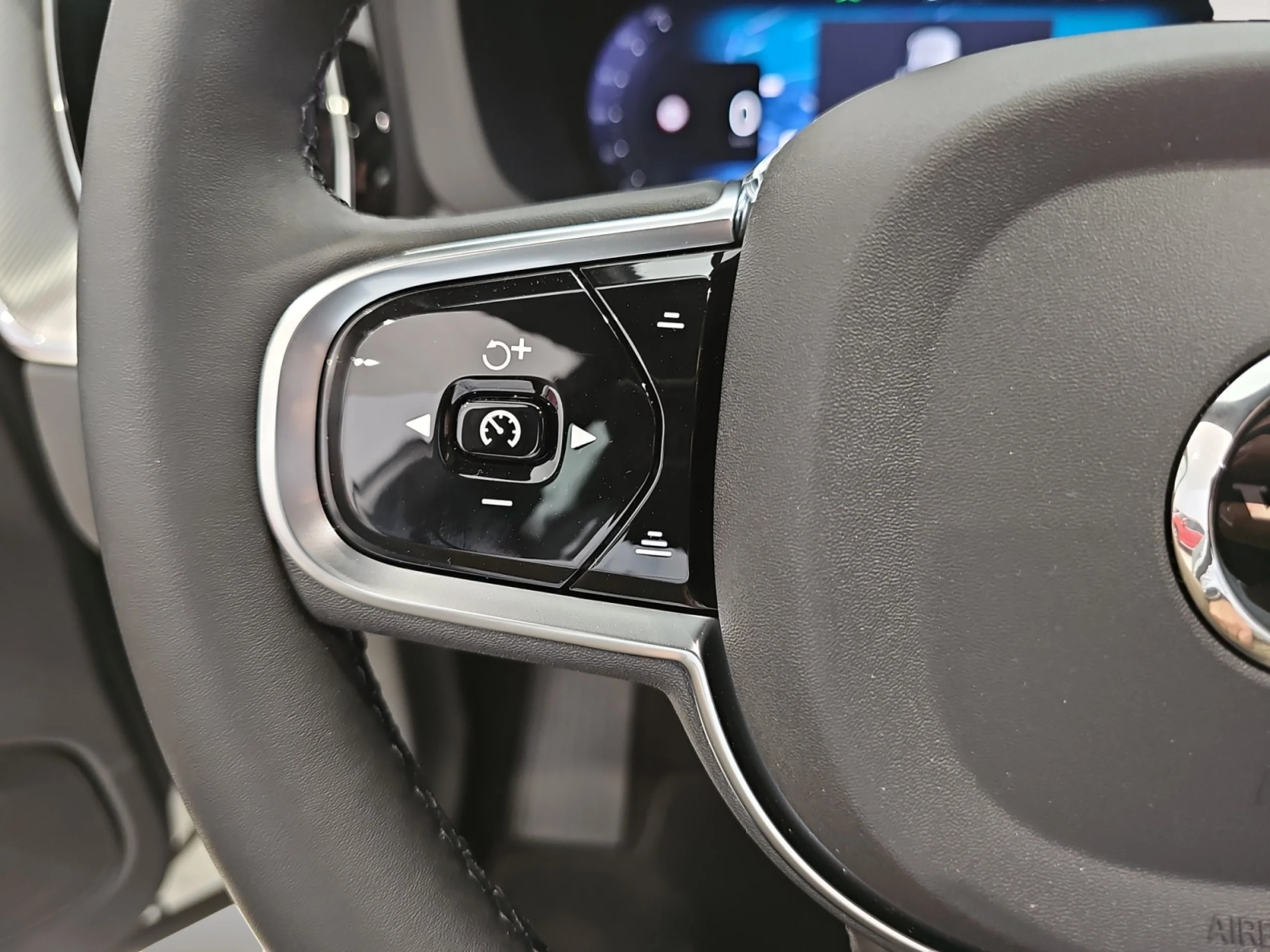 VOLVO XC60 2.0 B5 G MHEV BLACK ED PLUS DARK AT AWD - Foto 12