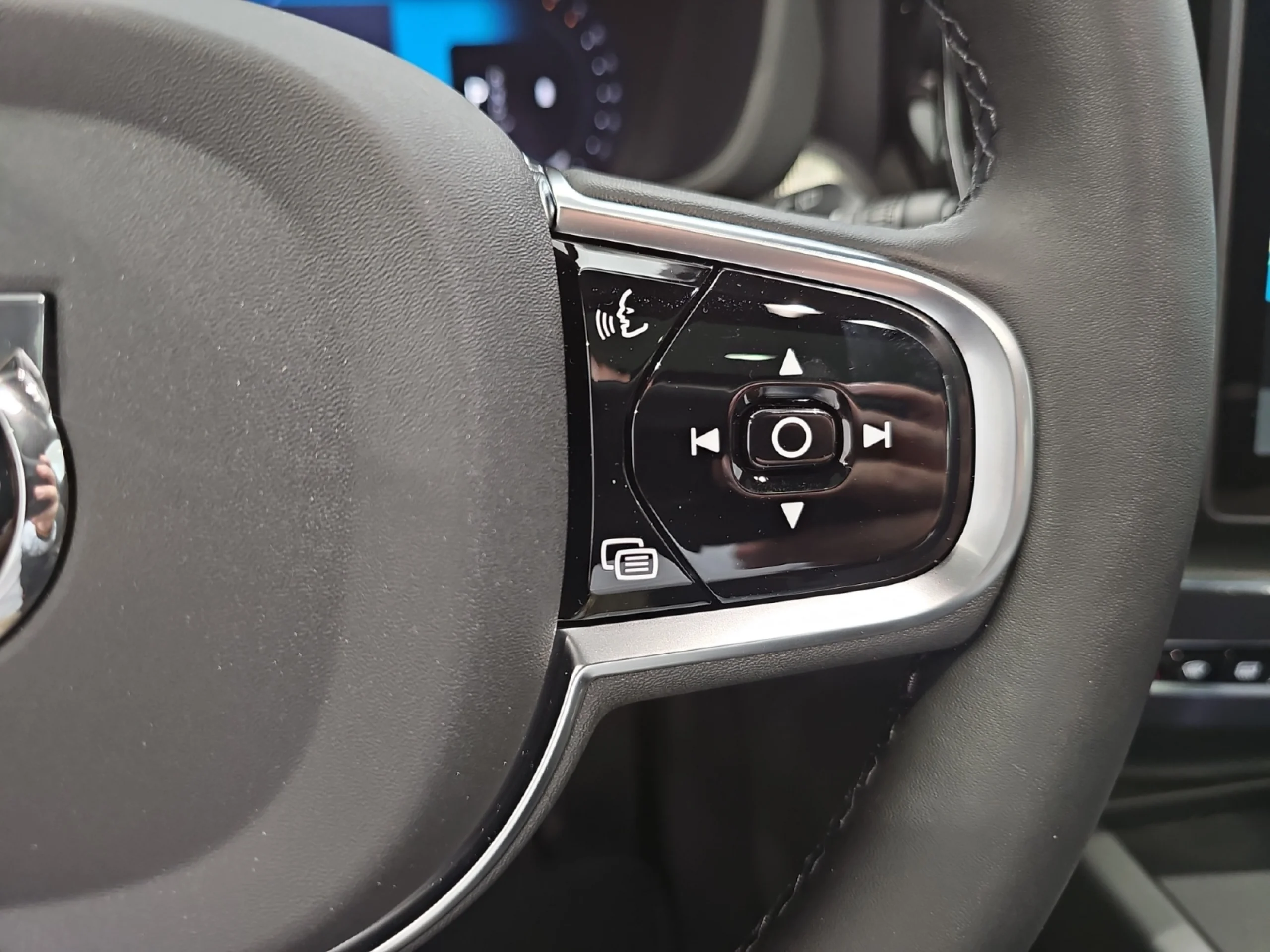 VOLVO XC60 2.0 B5 G MHEV BLACK ED PLUS DARK AT AWD - Foto 13