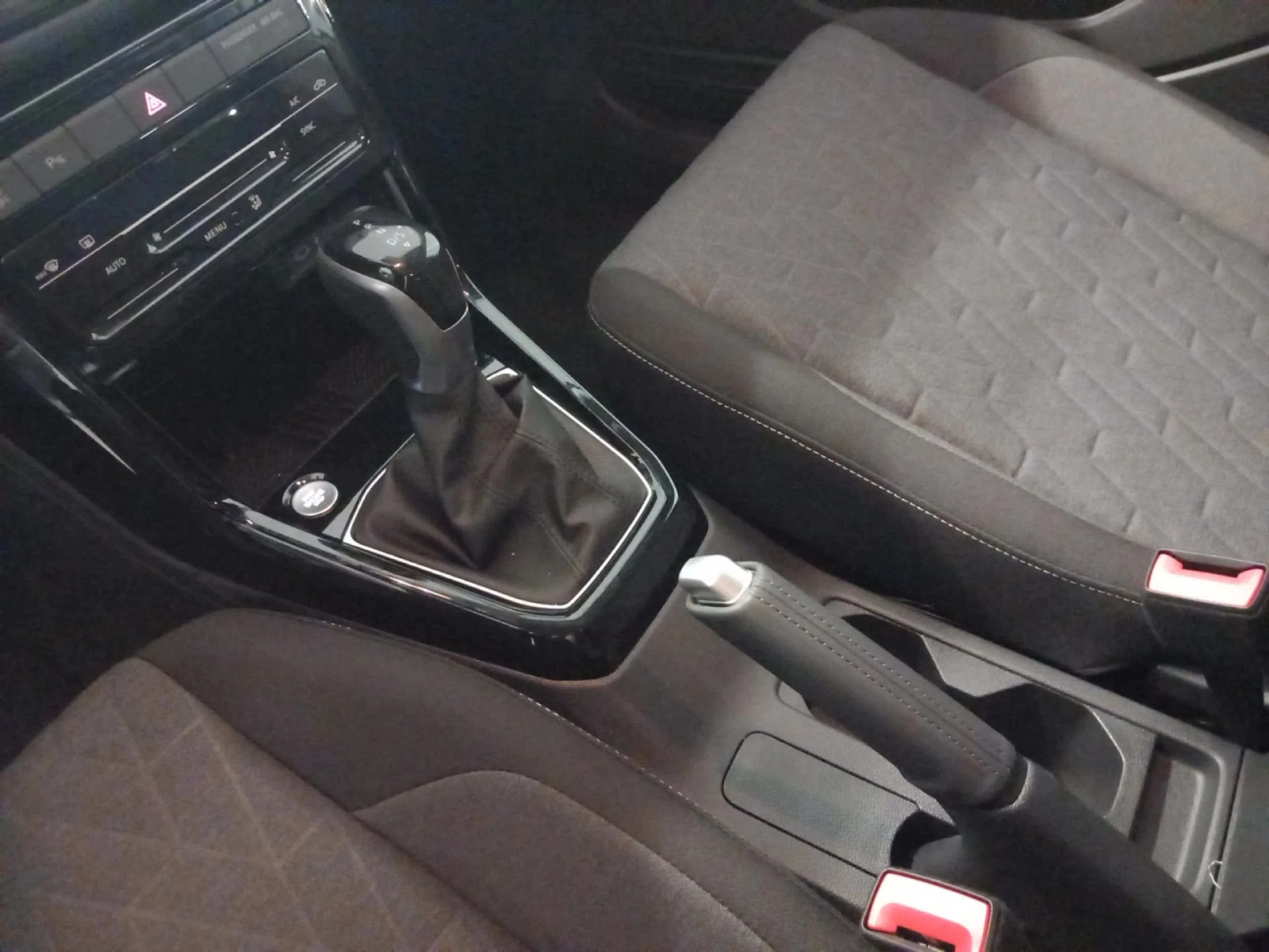 VOLKSWAGEN T CROSS R LINE 1.0 TSI 85KW (116CV) DSG - Foto 14