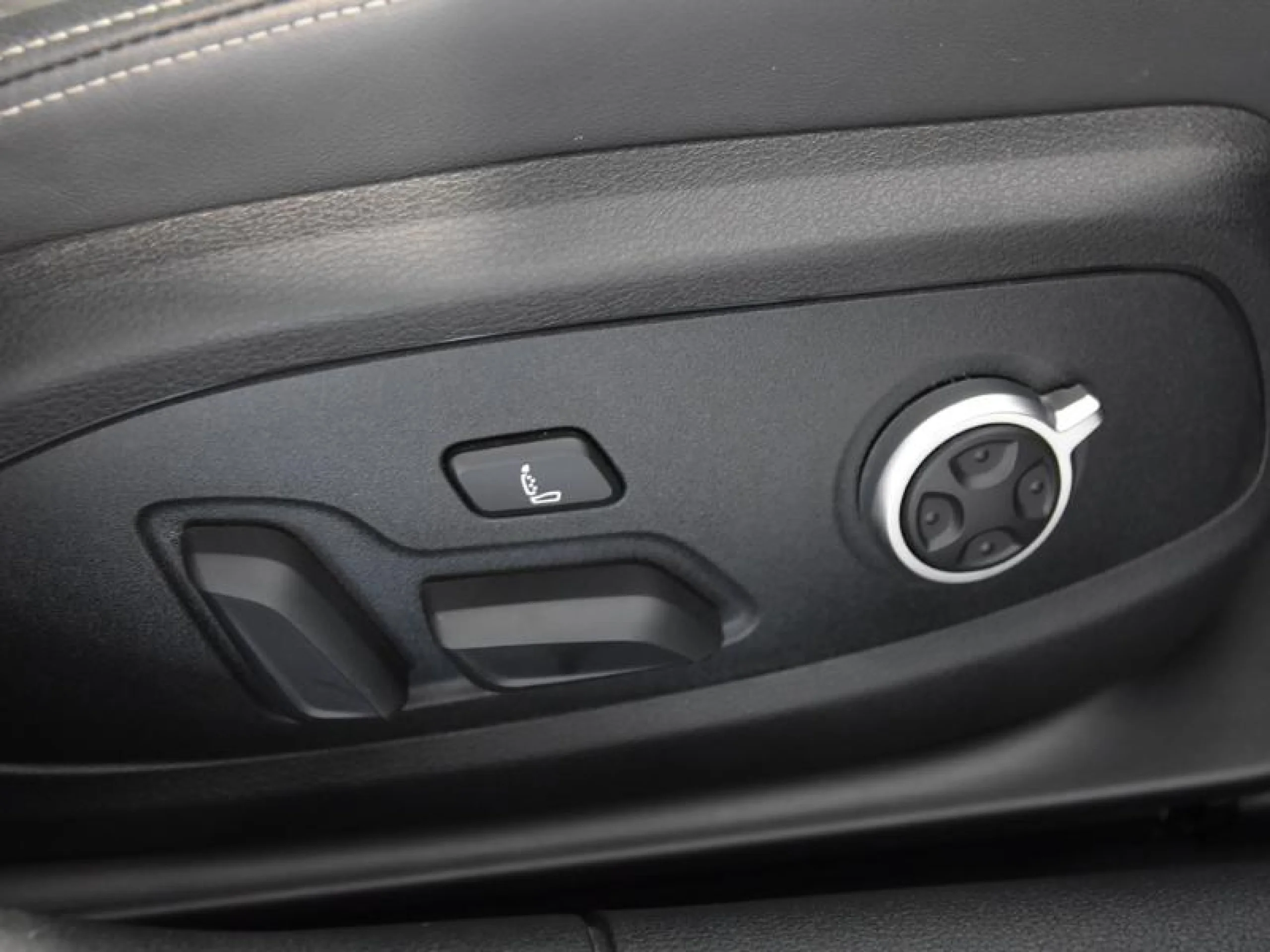 AUDI A4 AVANT BLACK LINE 35 TFSI 110KW S TRONIC - Foto 10