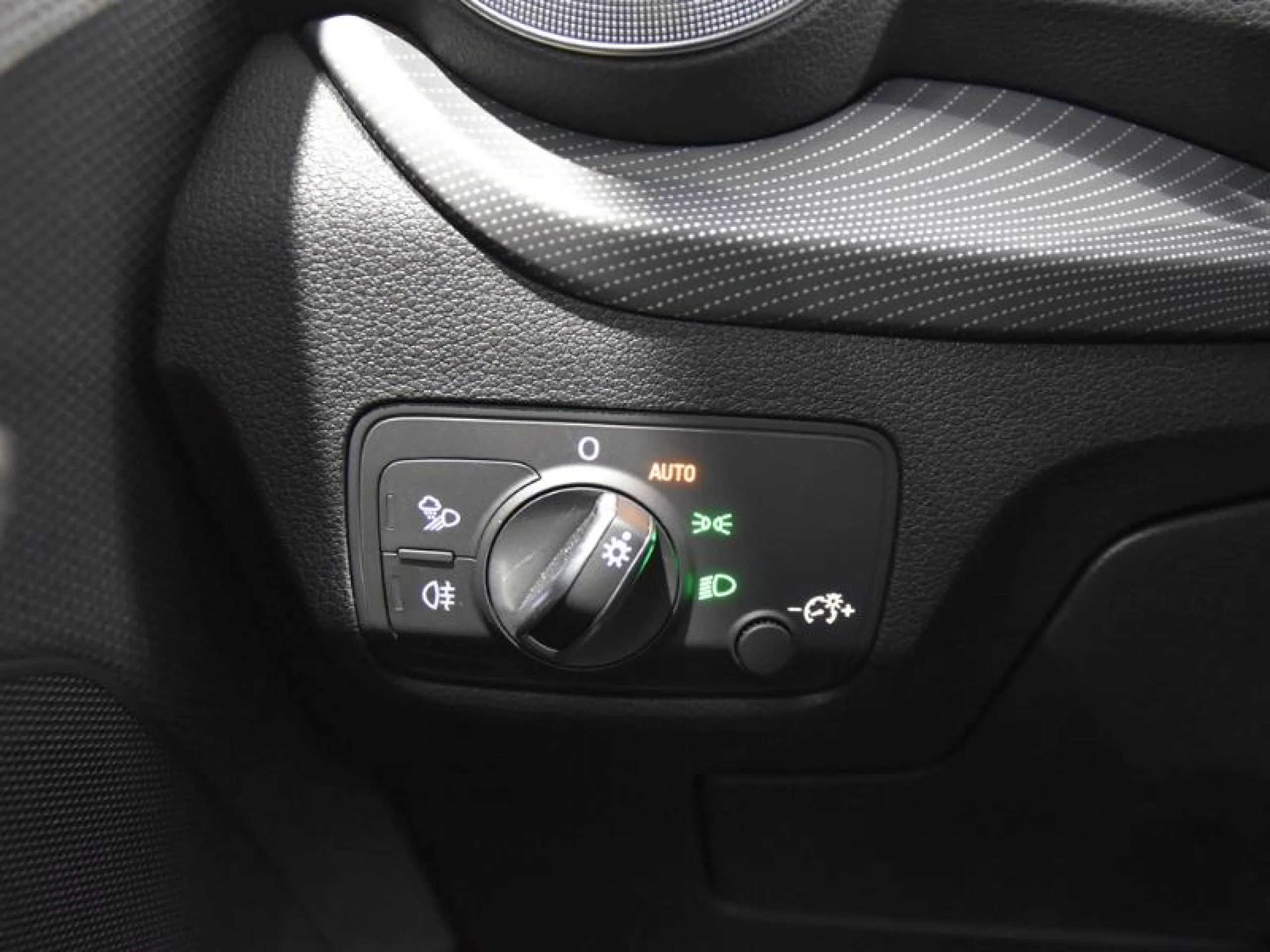 AUDI Q2 ADRENALIN 30 TDI 85KW (116CV) S TRONIC - Foto 18