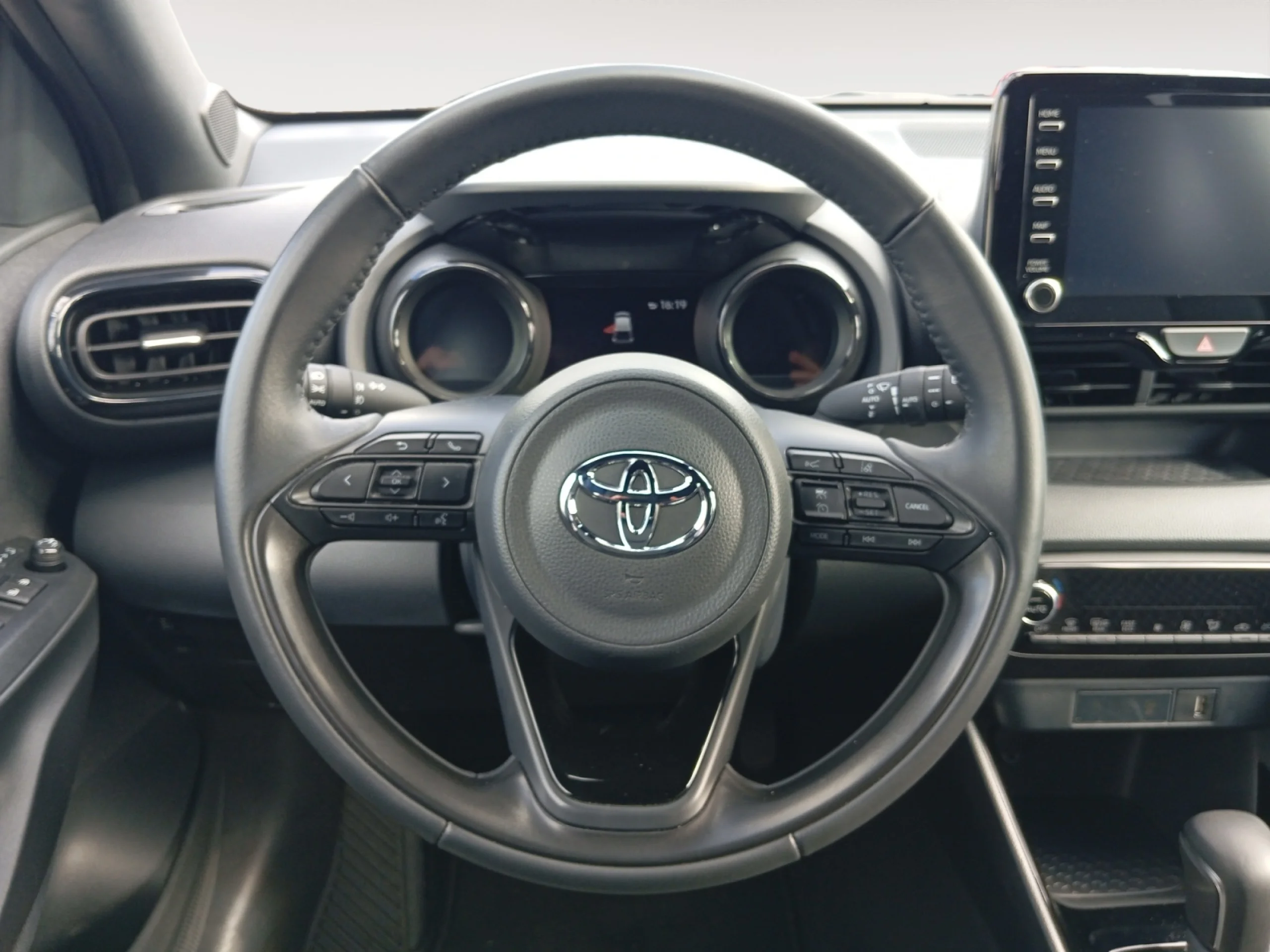 TOYOTA Yaris 1.5 120H STYLE - Foto 11