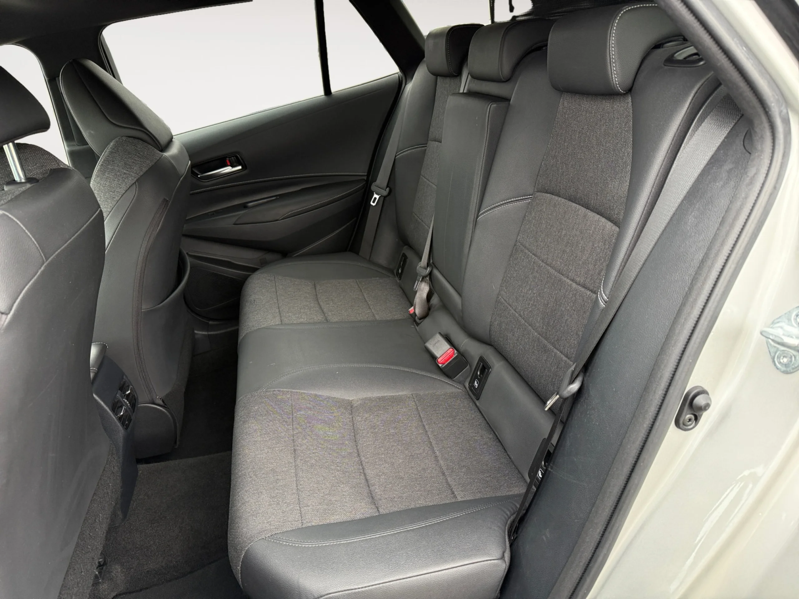 TOYOTA COROLLA 2.0 180H STYLE E CVT TOURING SPORT - Foto 6