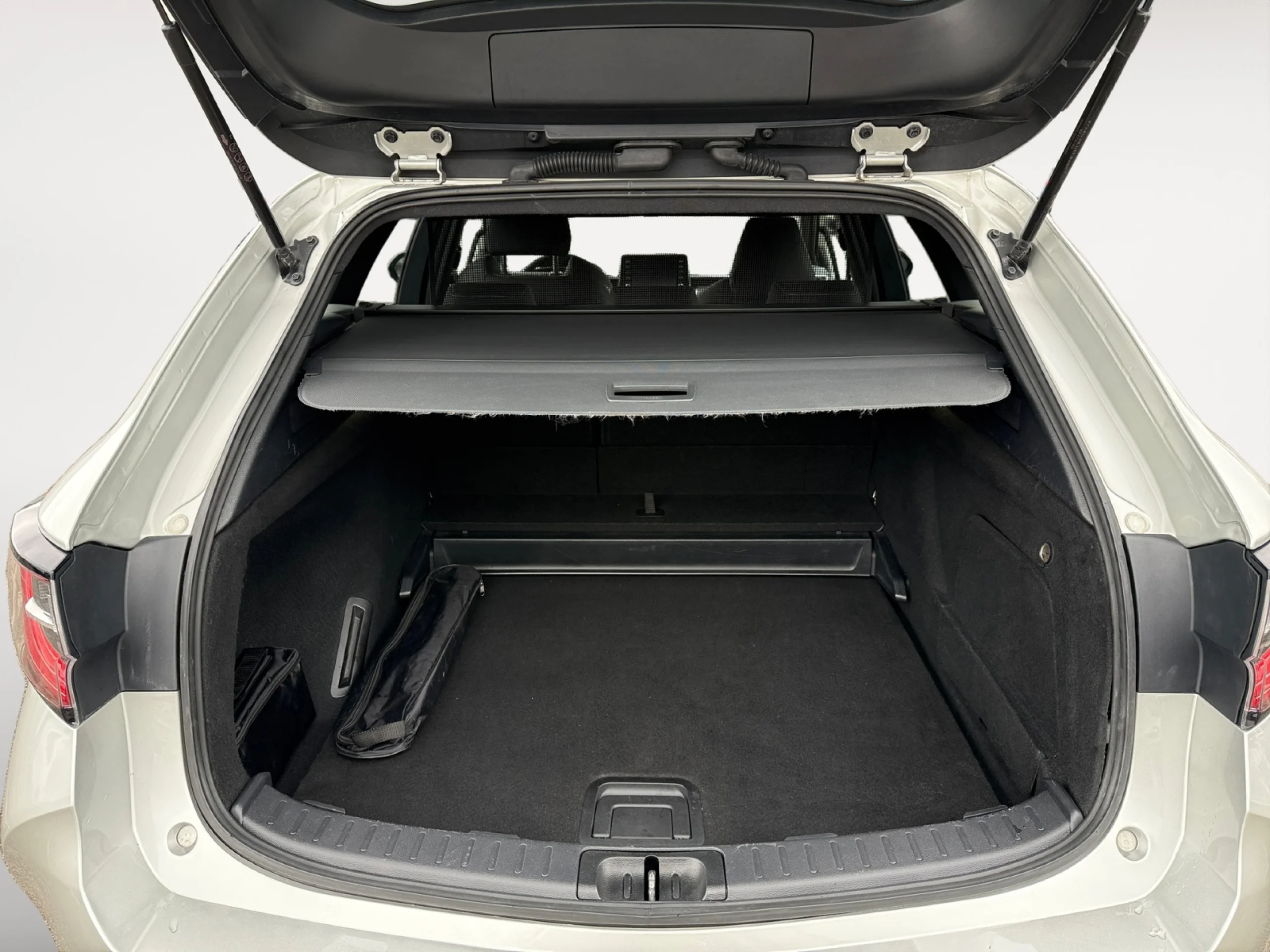 TOYOTA COROLLA 2.0 180H STYLE E CVT TOURING SPORT - Foto 7