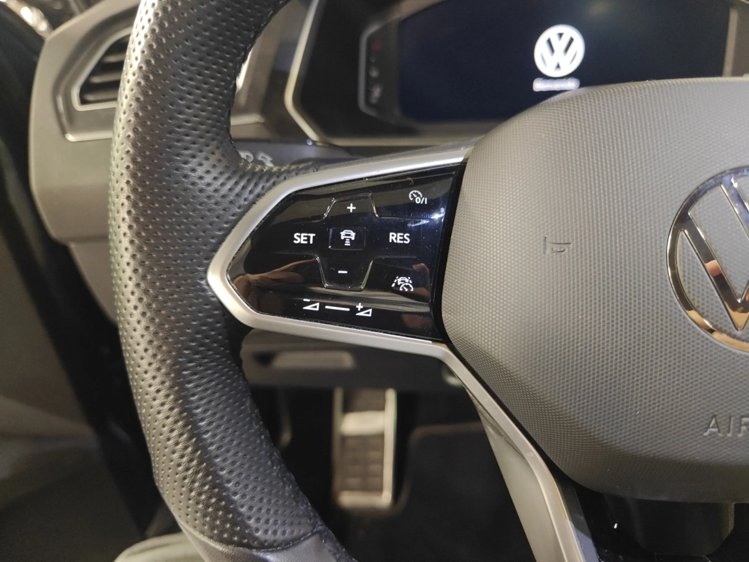 VOLKSWAGEN TIGUAN R LINE 2.0 TDI 110KW (150CV) DSG 4MOTION - Foto 11