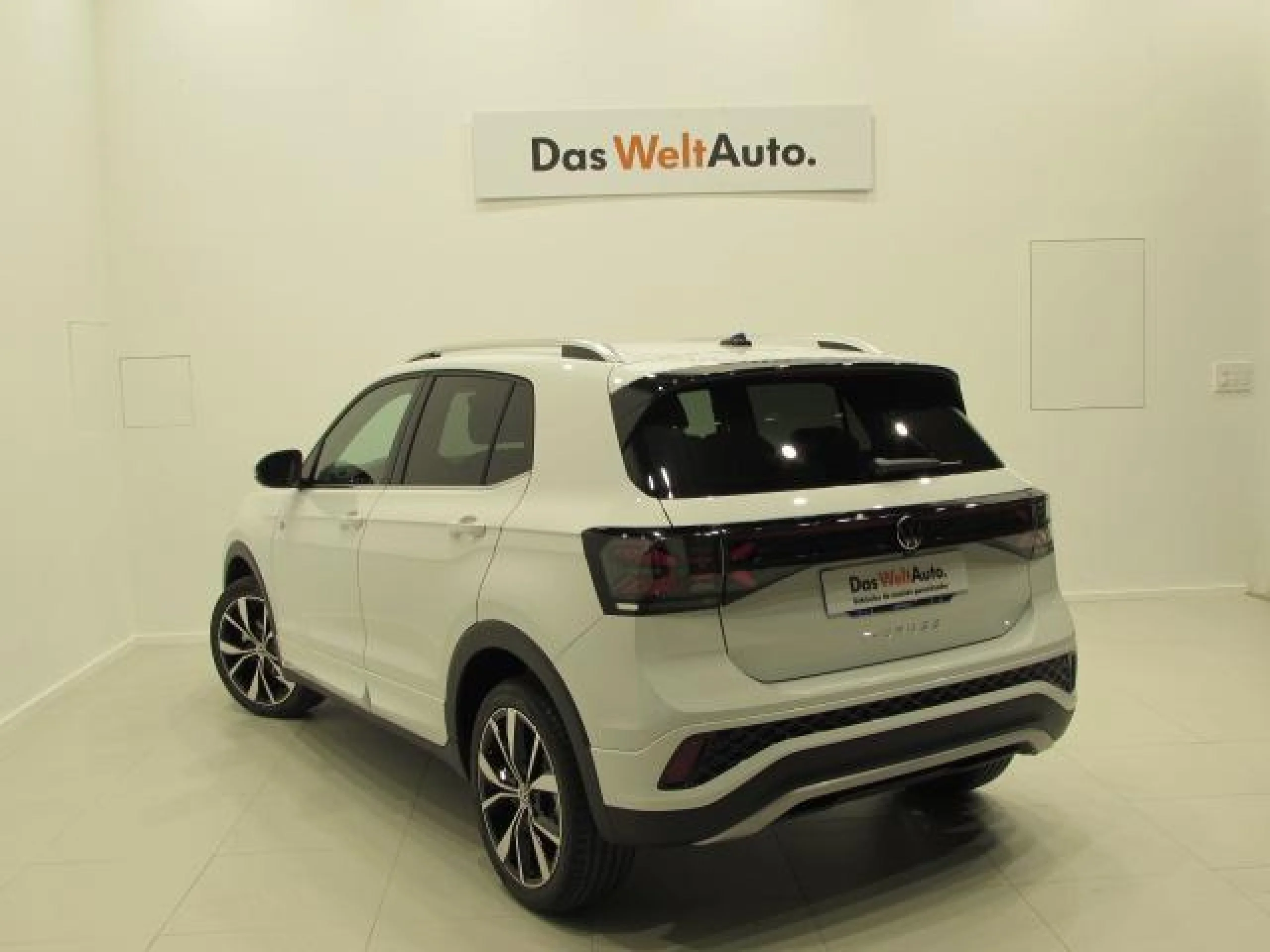 VOLKSWAGEN T CROSS T CROSS R LINE 1.5 TSI 110 KW (150 CV)  AUTOM TICO DSG 7 VEL. - Foto 2
