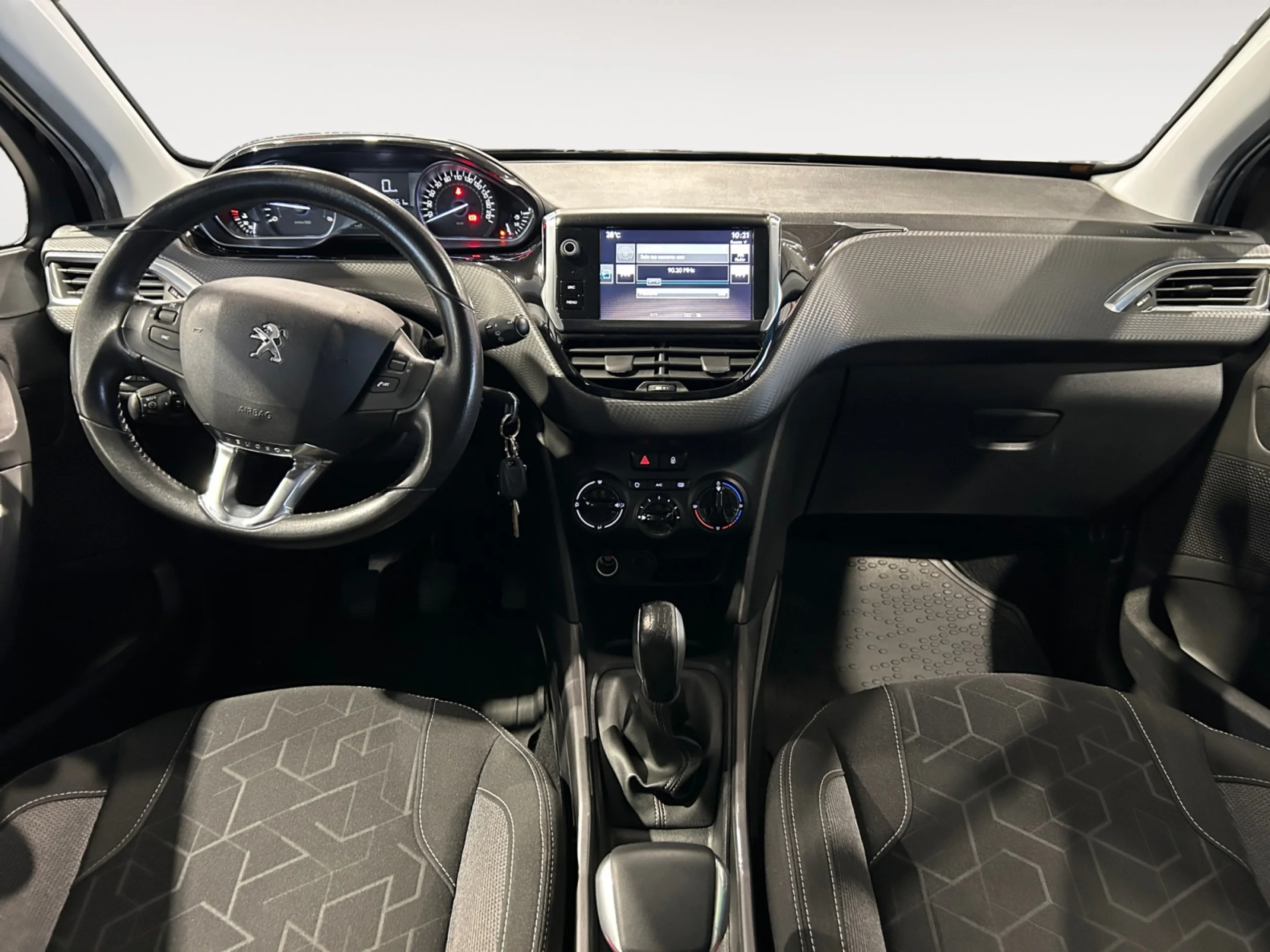 PEUGEOT 2008 ACTIVE 1.6 BLUEHDI 100 - Foto 4
