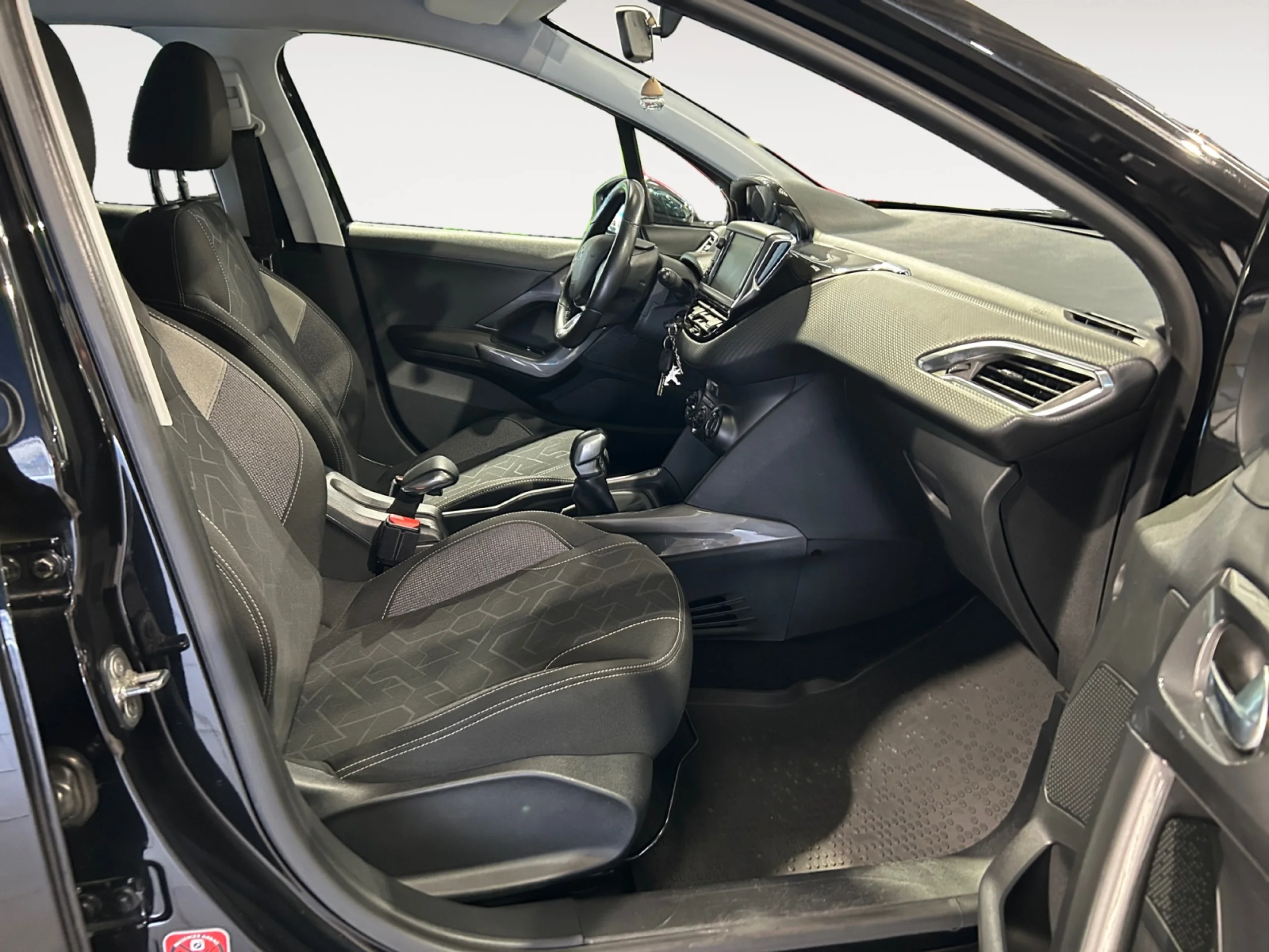 PEUGEOT 2008 ACTIVE 1.6 BLUEHDI 100 - Foto 5