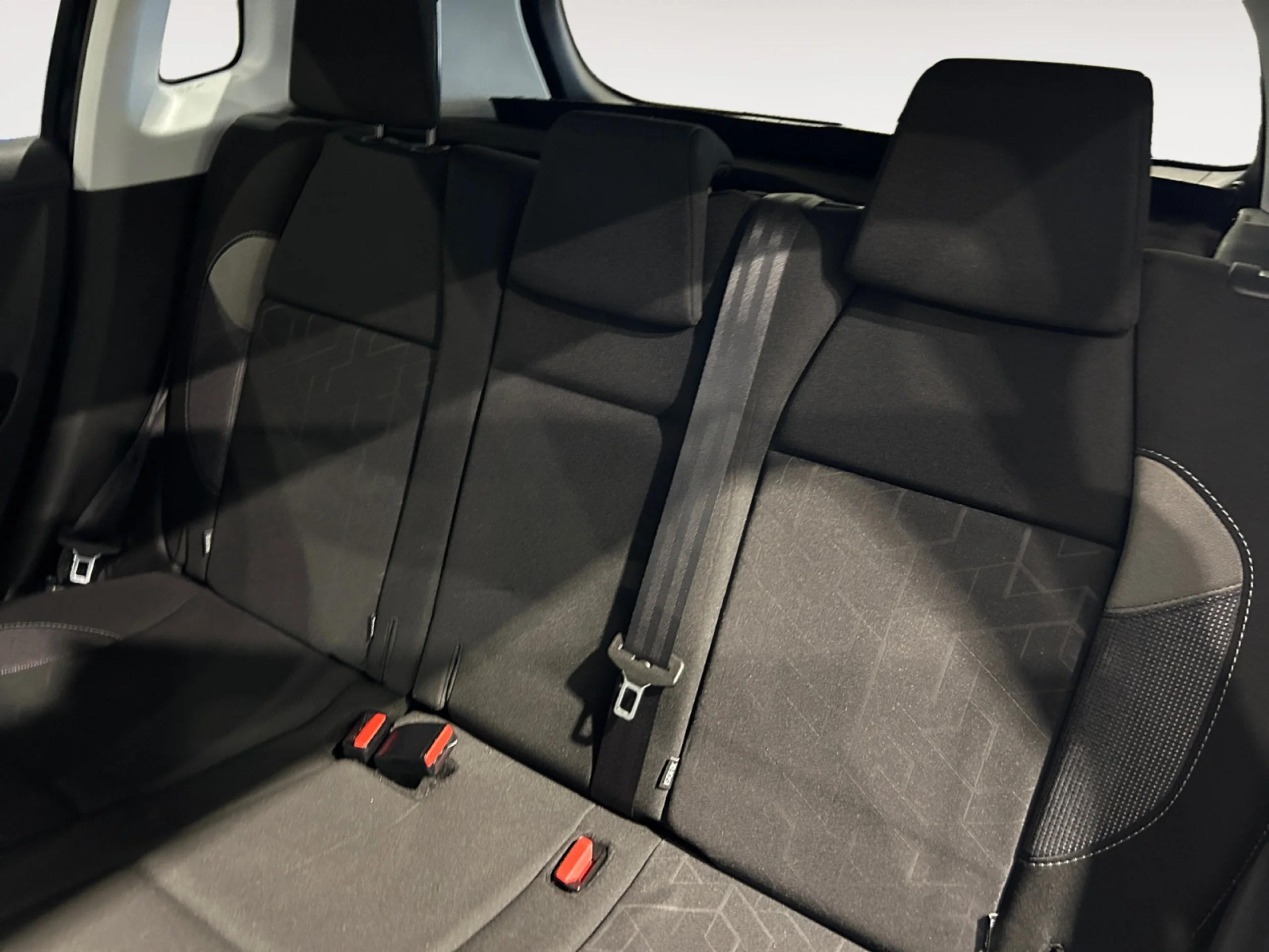 PEUGEOT 2008 ACTIVE 1.6 BLUEHDI 100 - Foto 6