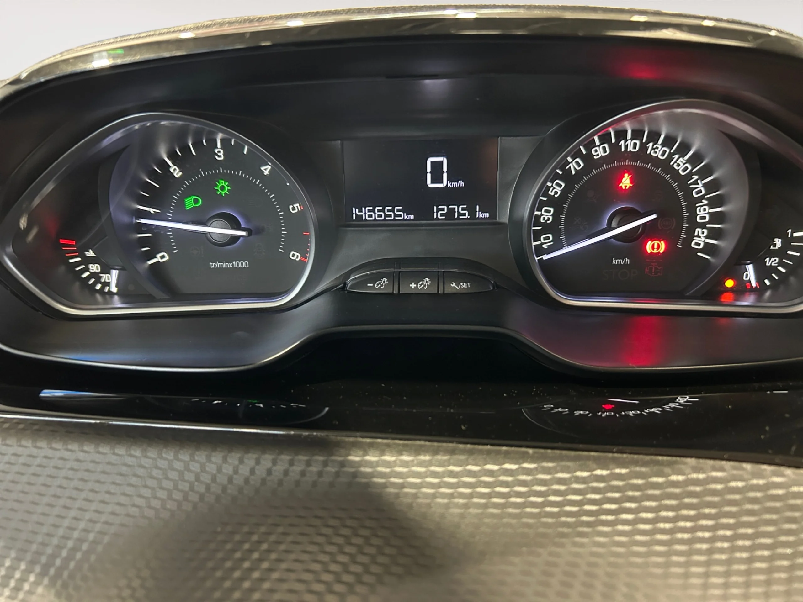 PEUGEOT 2008 ACTIVE 1.6 BLUEHDI 100 - Foto 10