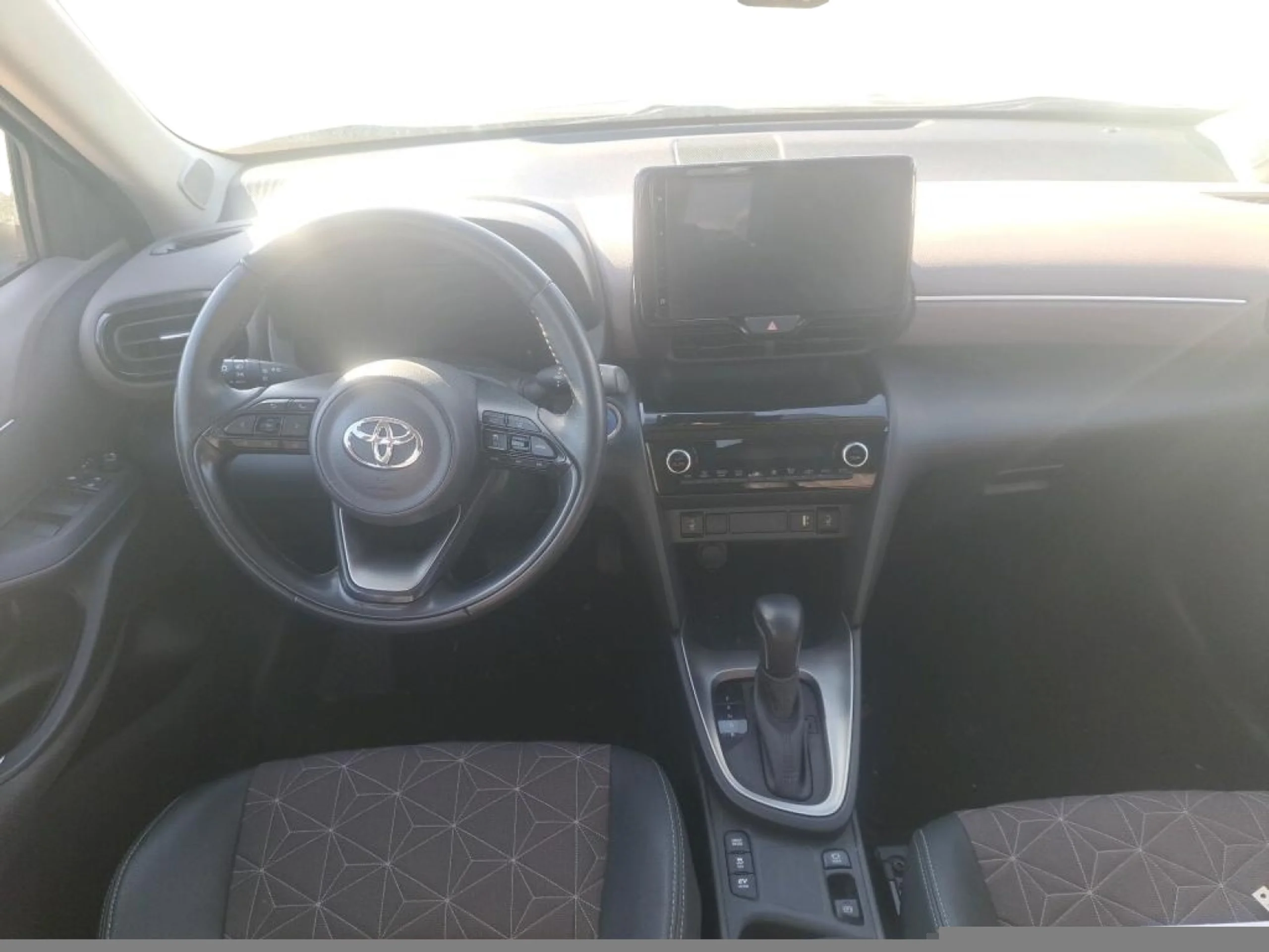TOYOTA Yaris 1.5 120H STYLE - Foto 2