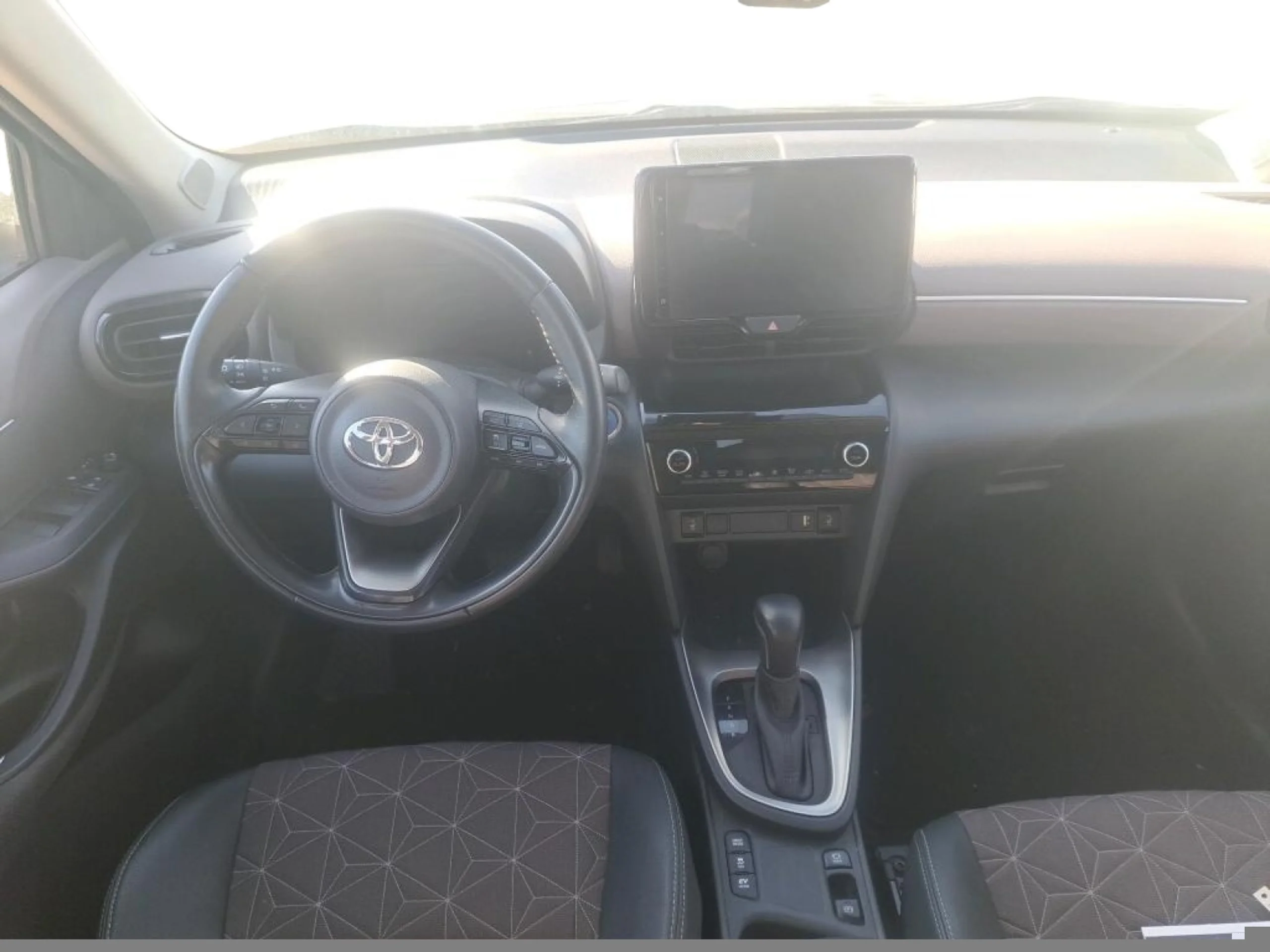 TOYOTA Yaris 1.5 120H STYLE - Foto 5