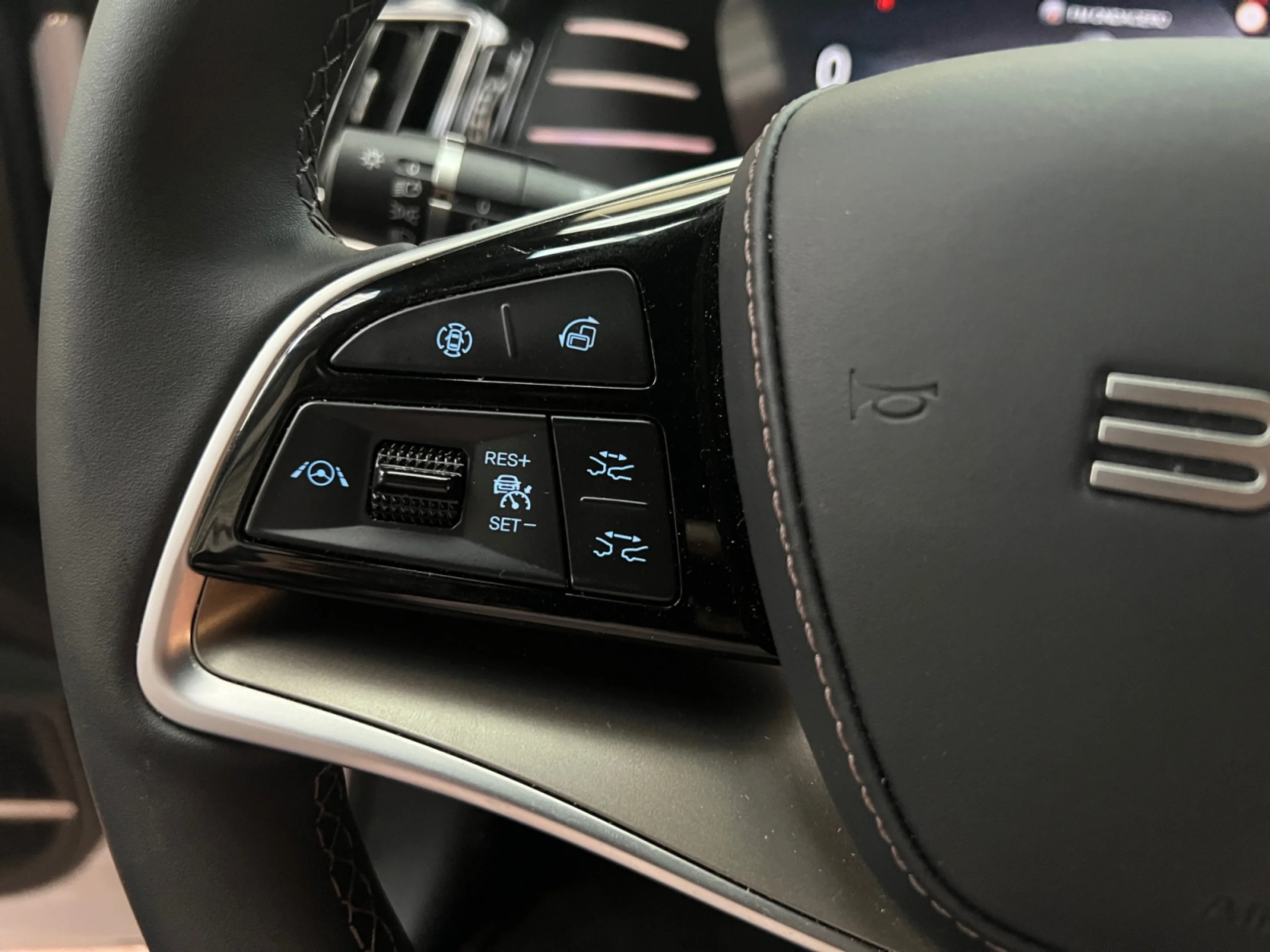 BYD TANG FLAGSHIP - Foto 12