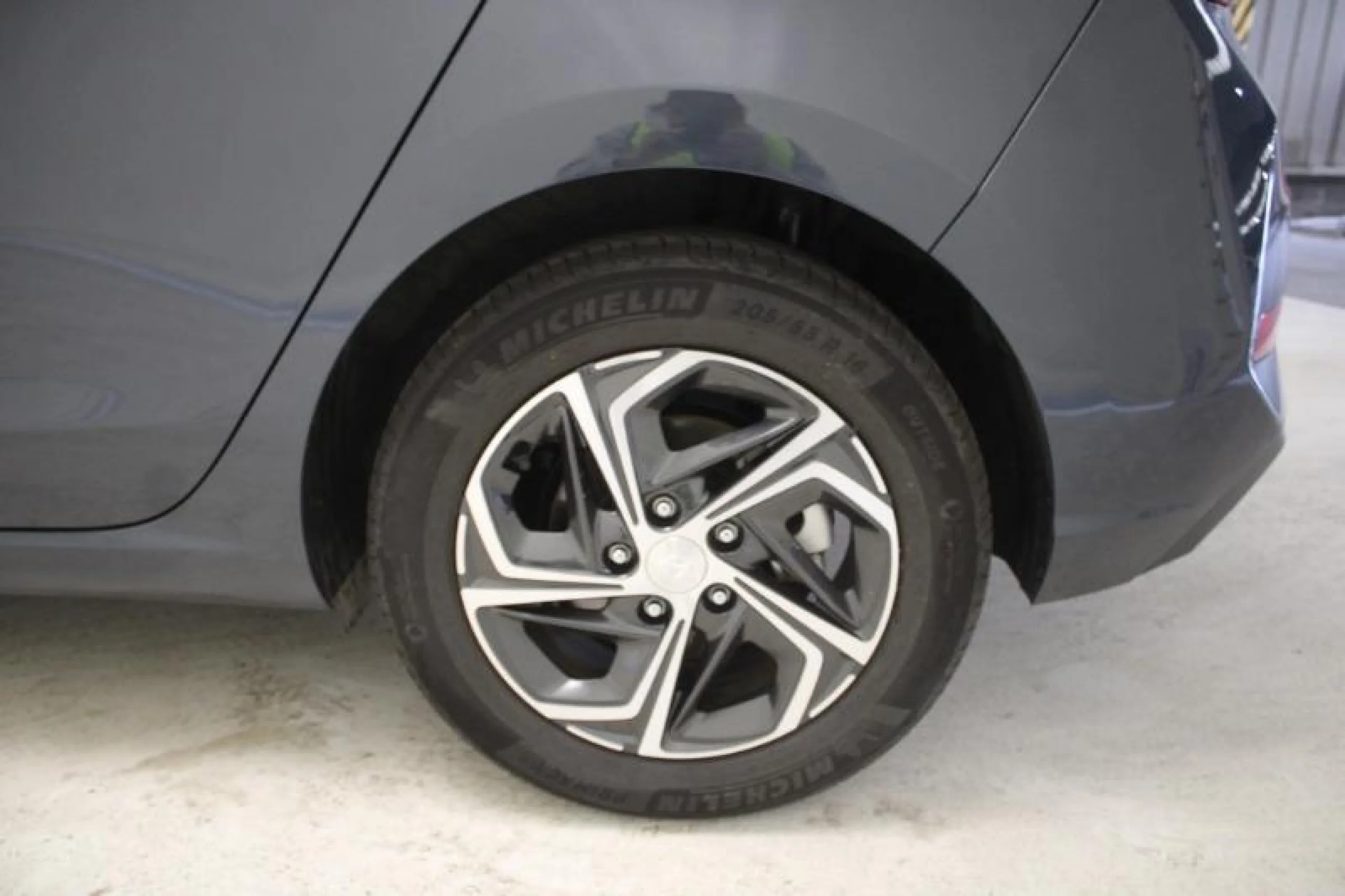 HYUNDAI I30 1.0 TGDI 48V KLASS - Foto 9