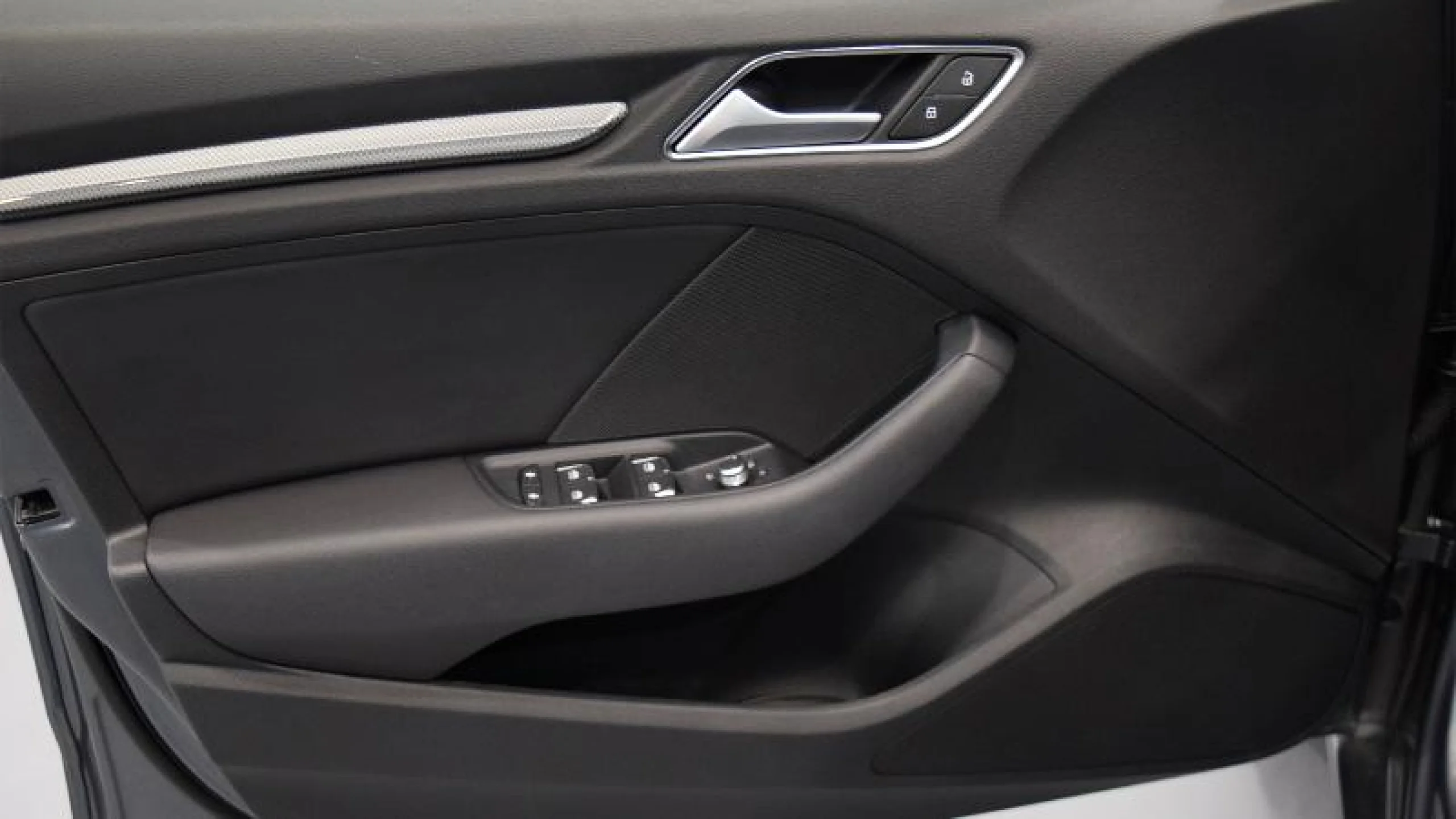AUDI A3 DESIGN 30 TFSI 85KW S TRONIC SPORTBACK - Foto 14