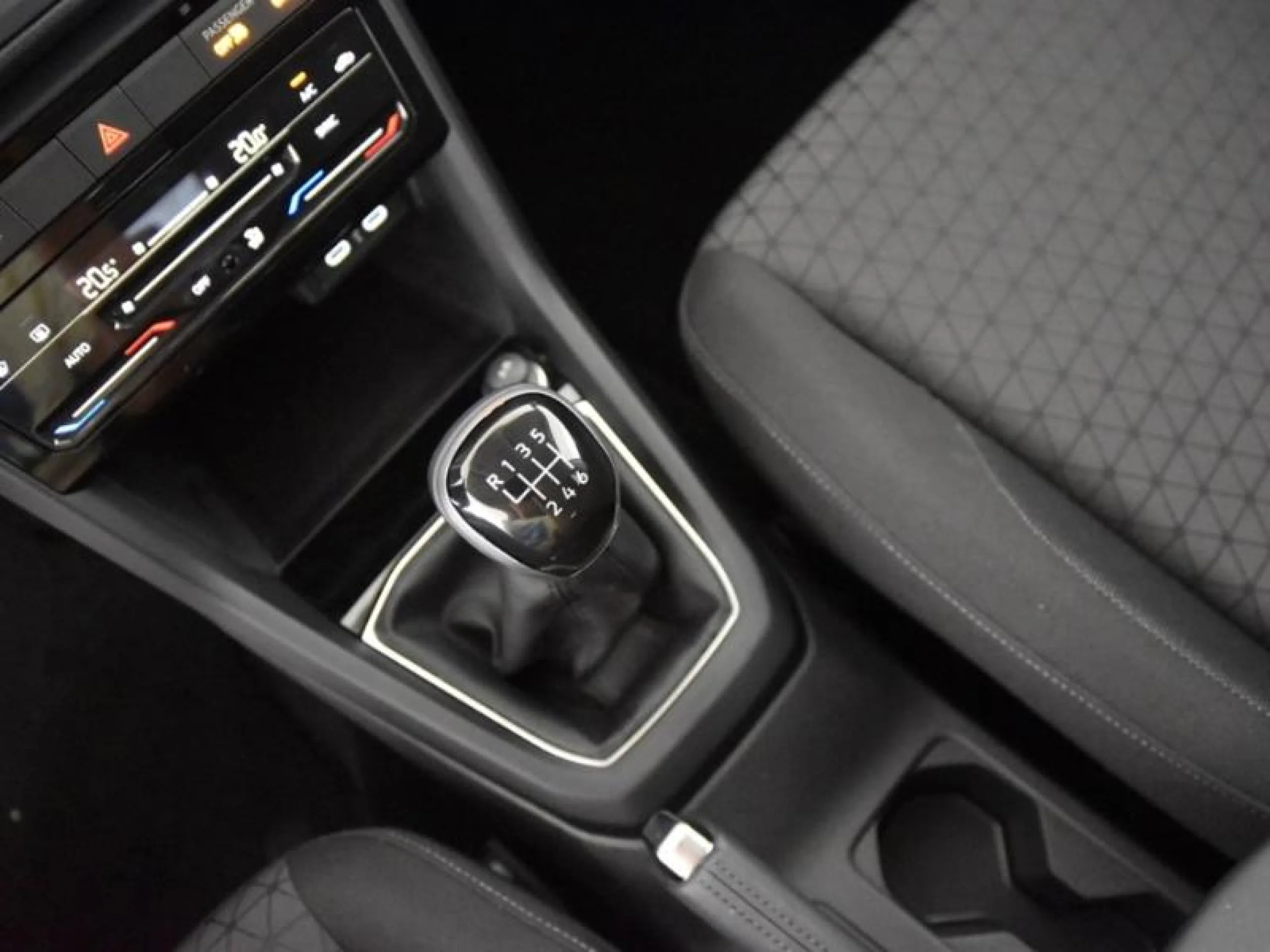 VOLKSWAGEN T CROSS ADVANCE 1.0 TSI 70KW (95CV) - Foto 10