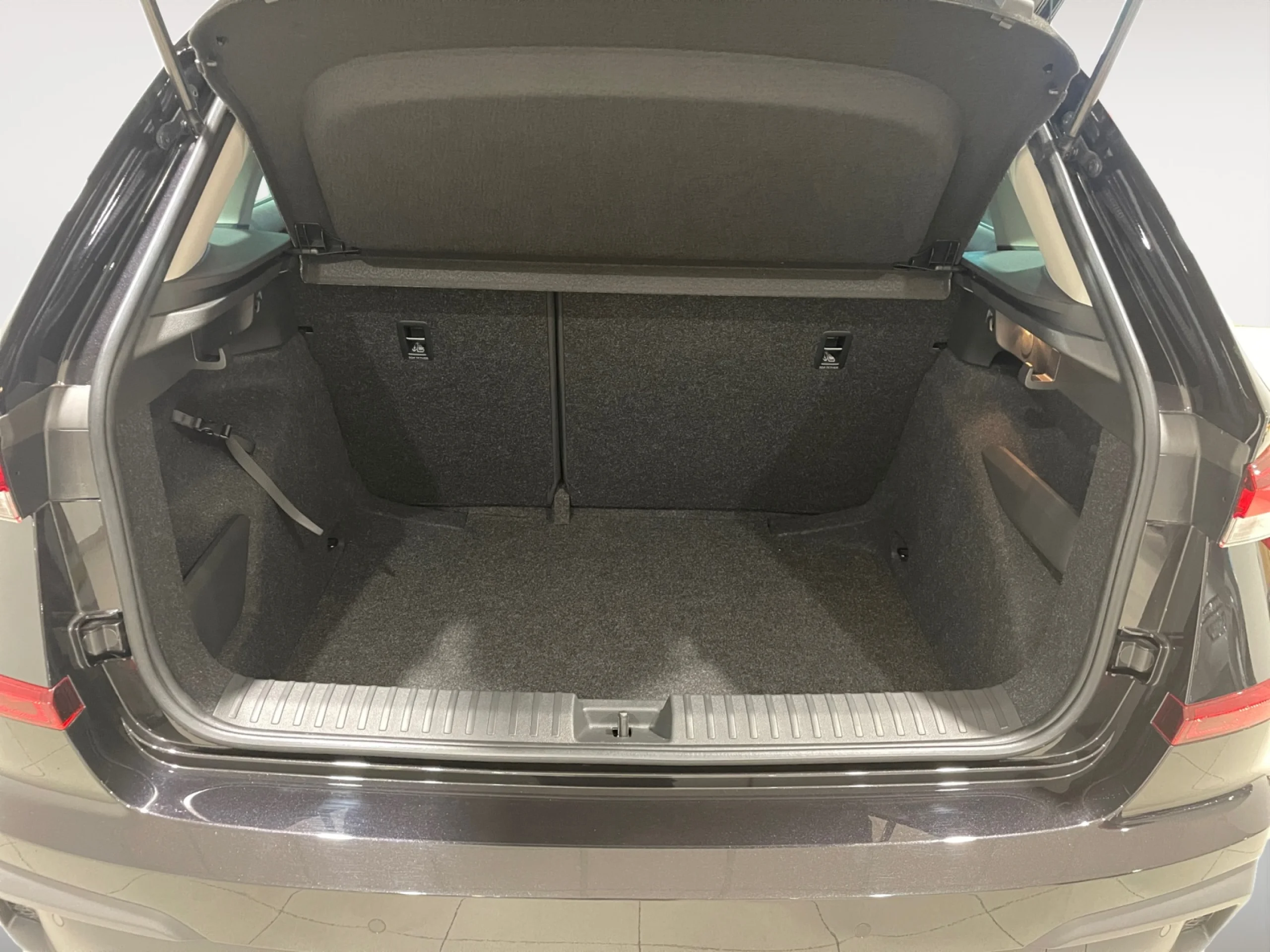 SKODA KAMIQ 1.0 TSI 85KW (115CV) DSG SELECTION - Foto 8