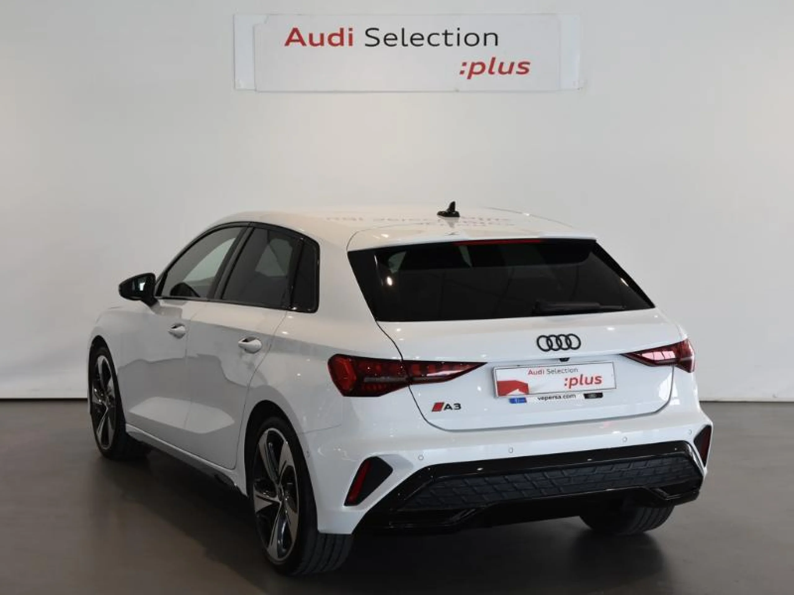 AUDI A3 SPORTBACK BLACK LINE 35 TDI 110KW S TRON - Foto 2