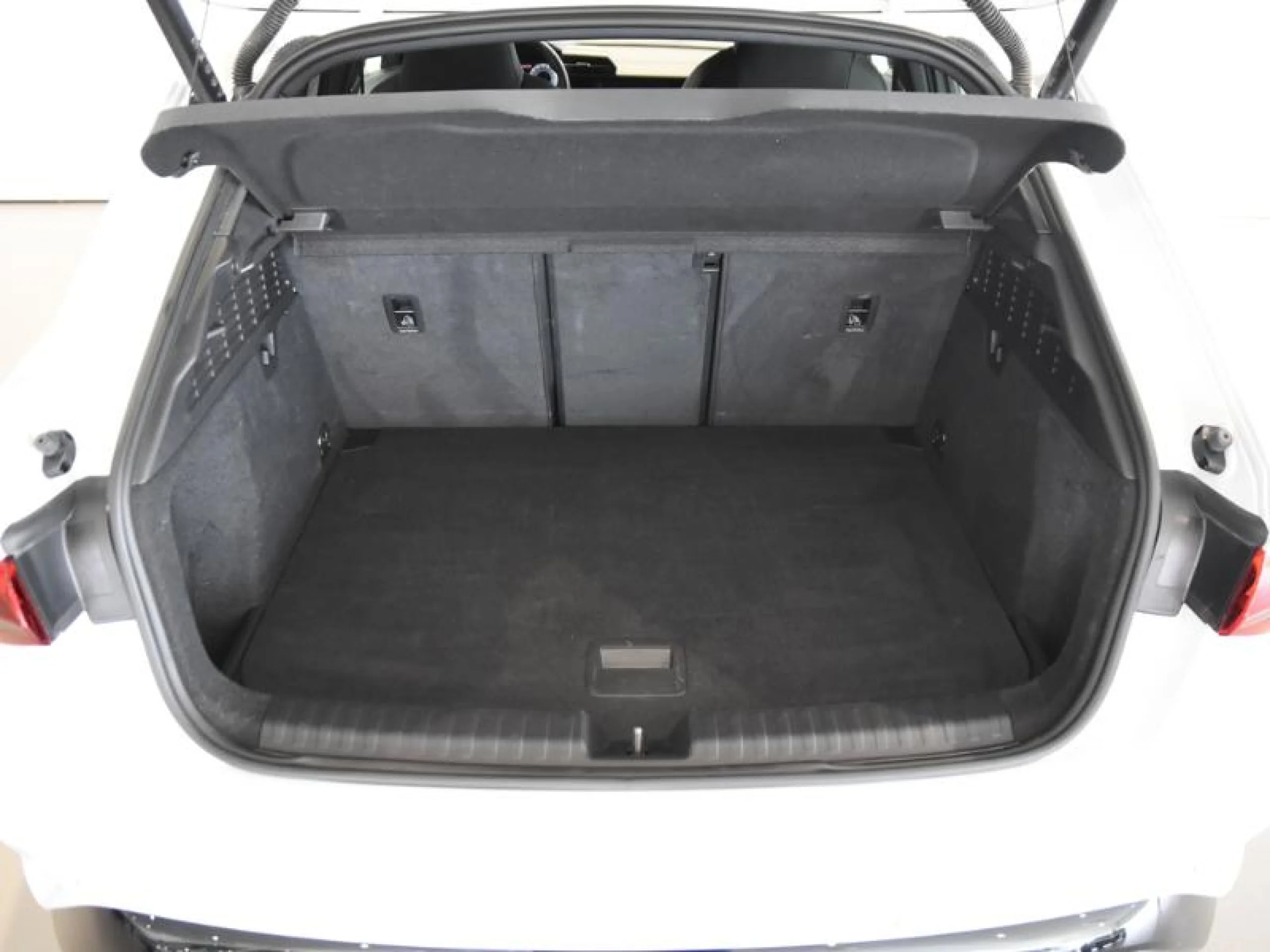 AUDI A3 SPORTBACK BLACK LINE 35 TDI 110KW S TRON - Foto 7