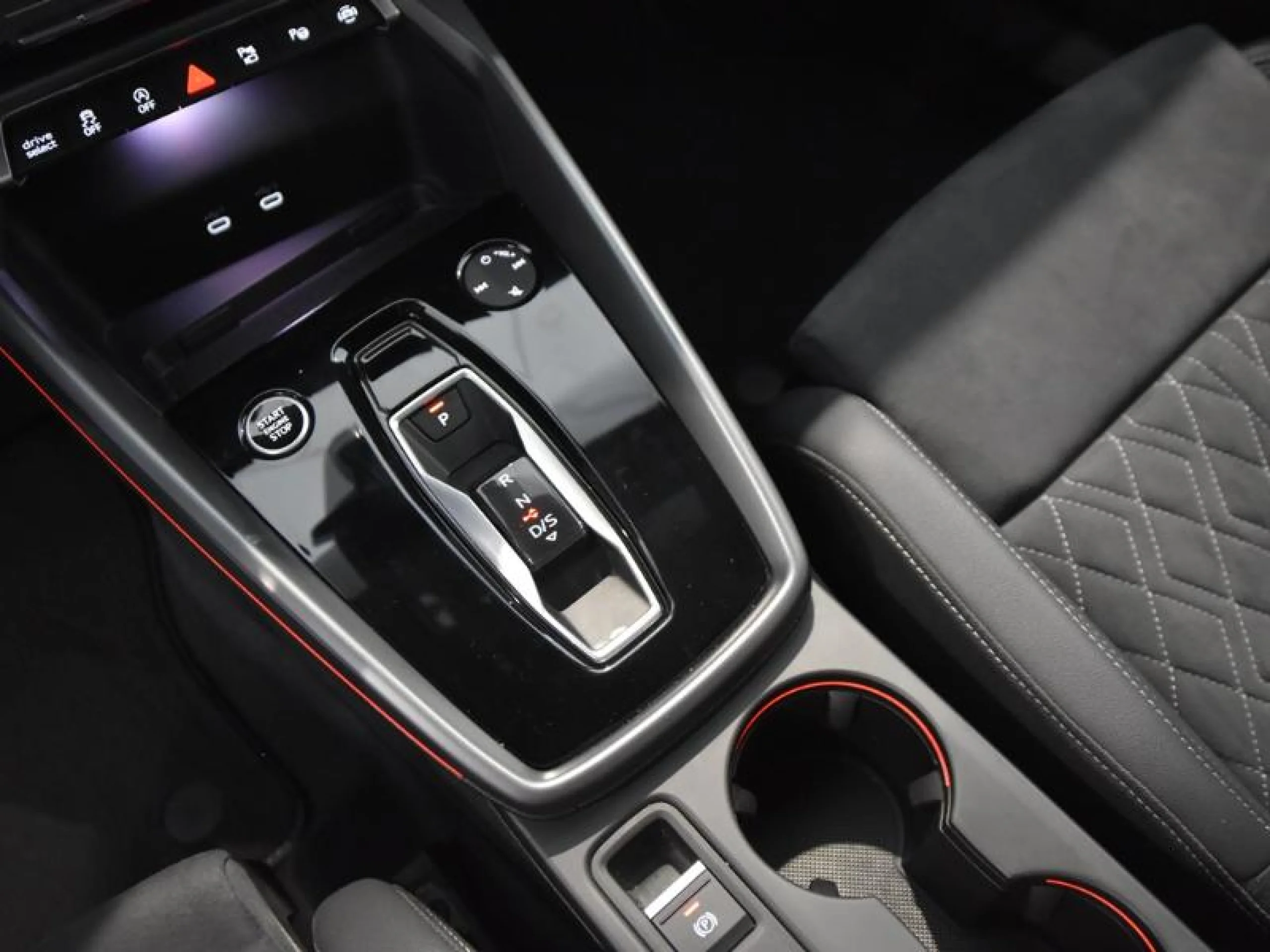 AUDI A3 SPORTBACK BLACK LINE 35 TDI 110KW S TRON - Foto 12