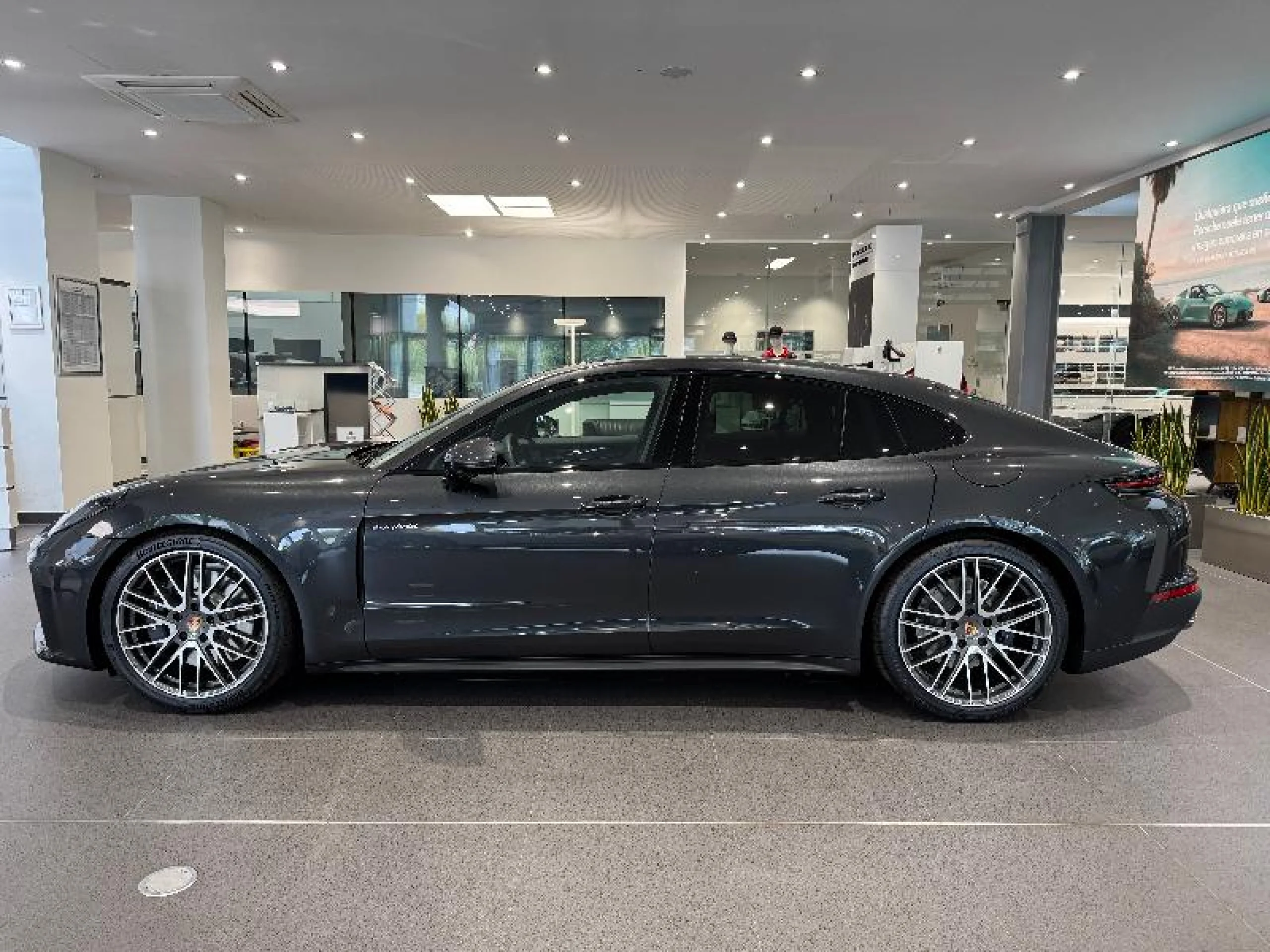 PORSCHE PANAMERA 4 E HYBRID - Foto 2