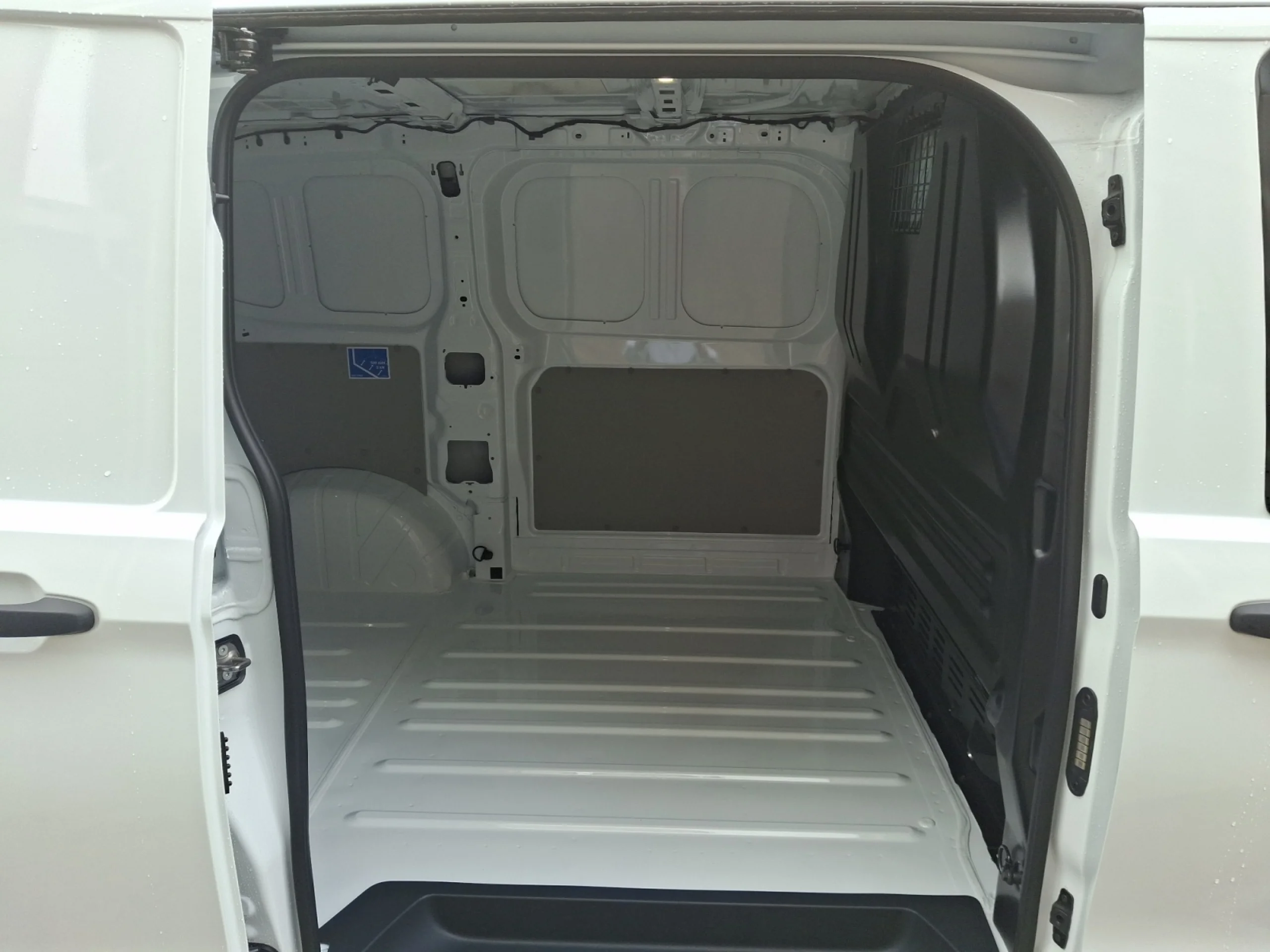 VW COMERCIALES Transporter TRANSPORTER   FURGÓN  BATALLA CORTA  2.0 TDI 81 KW (110 CV) 6 VEL. - Foto 6