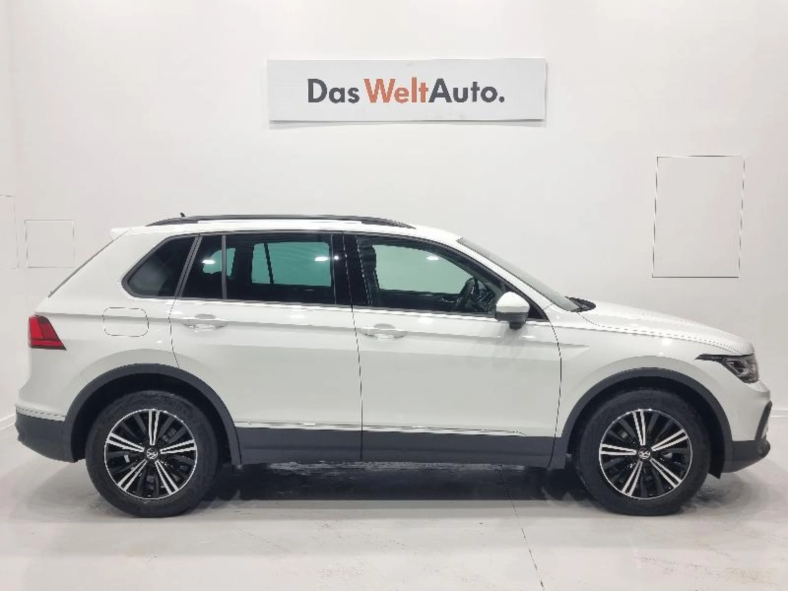 VOLKSWAGEN TIGUAN LIFE 2.0 TDI 90KW (122CV) - Foto 3