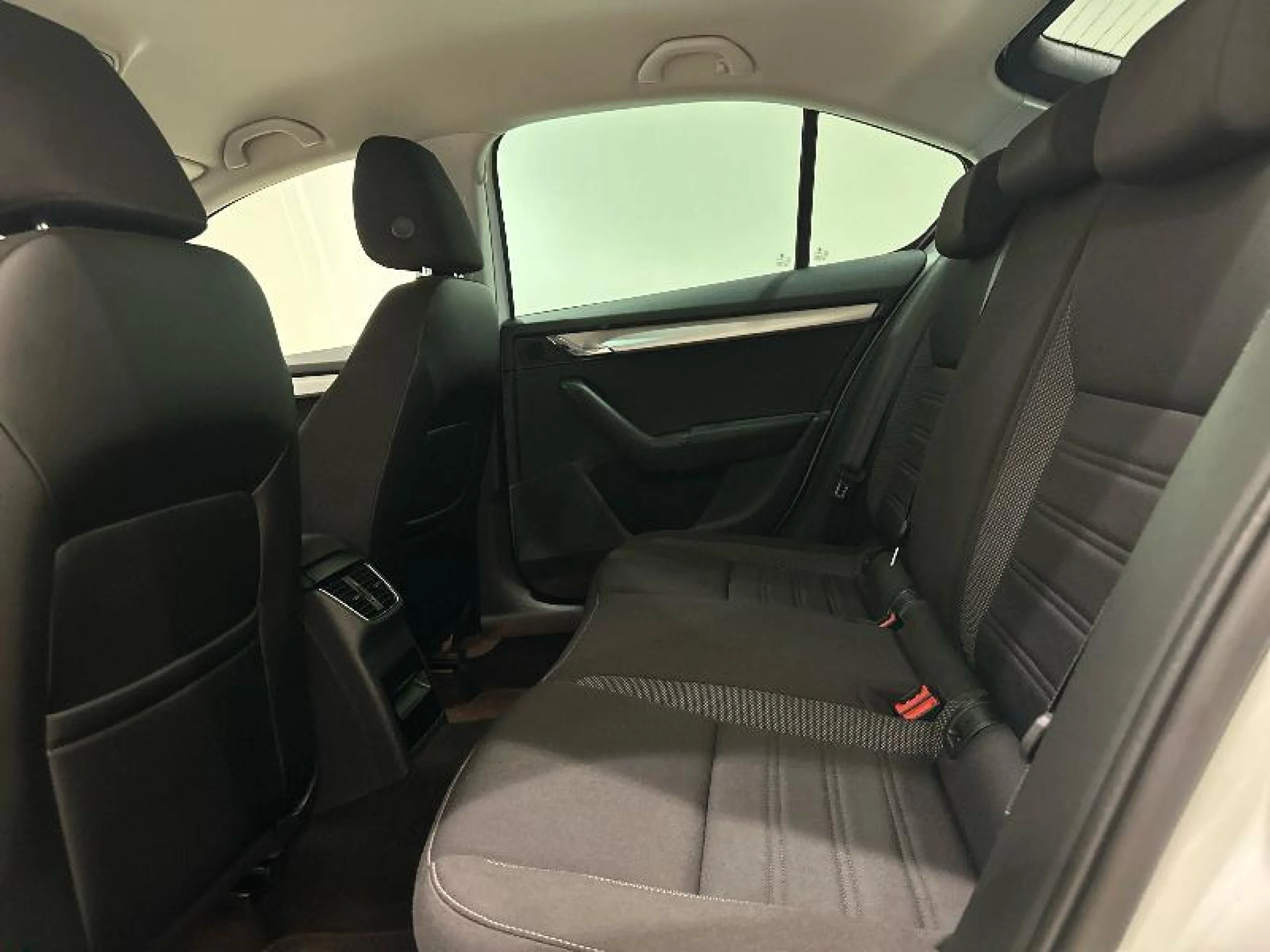 SKODA OCTAVIA 1.5 TSI 110KW (150CV) AMBITION - Foto 6