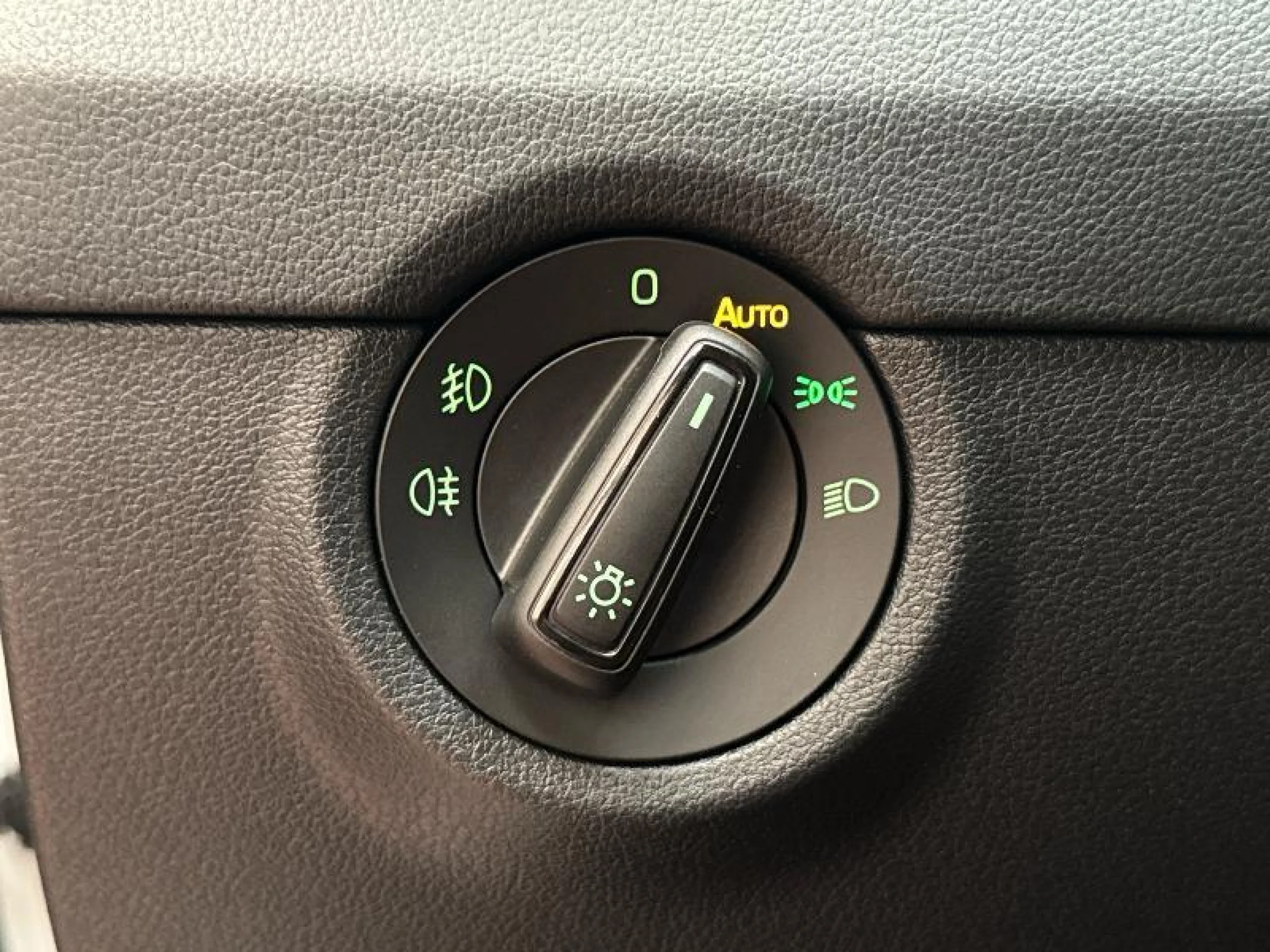 SKODA OCTAVIA 1.5 TSI 110KW (150CV) AMBITION - Foto 17