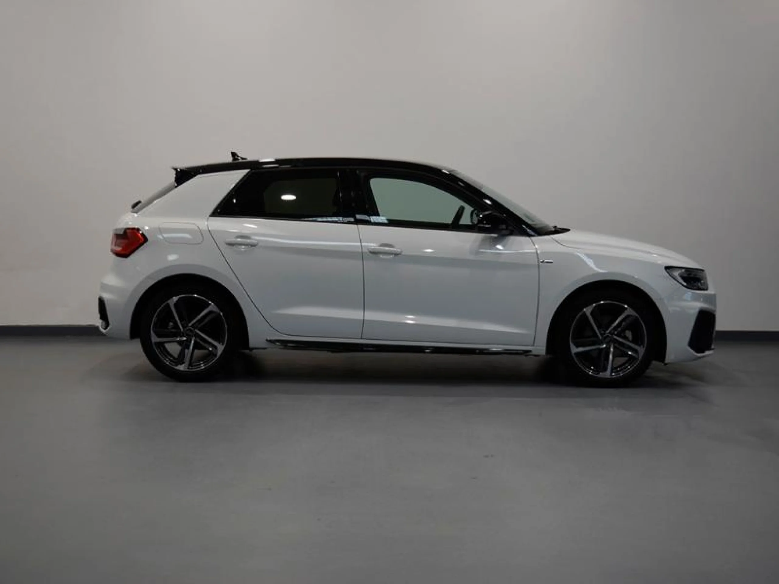 AUDI A1 SPORTBACK ADRENALIN 30 TFSI 81KW (110CV) - Foto 3