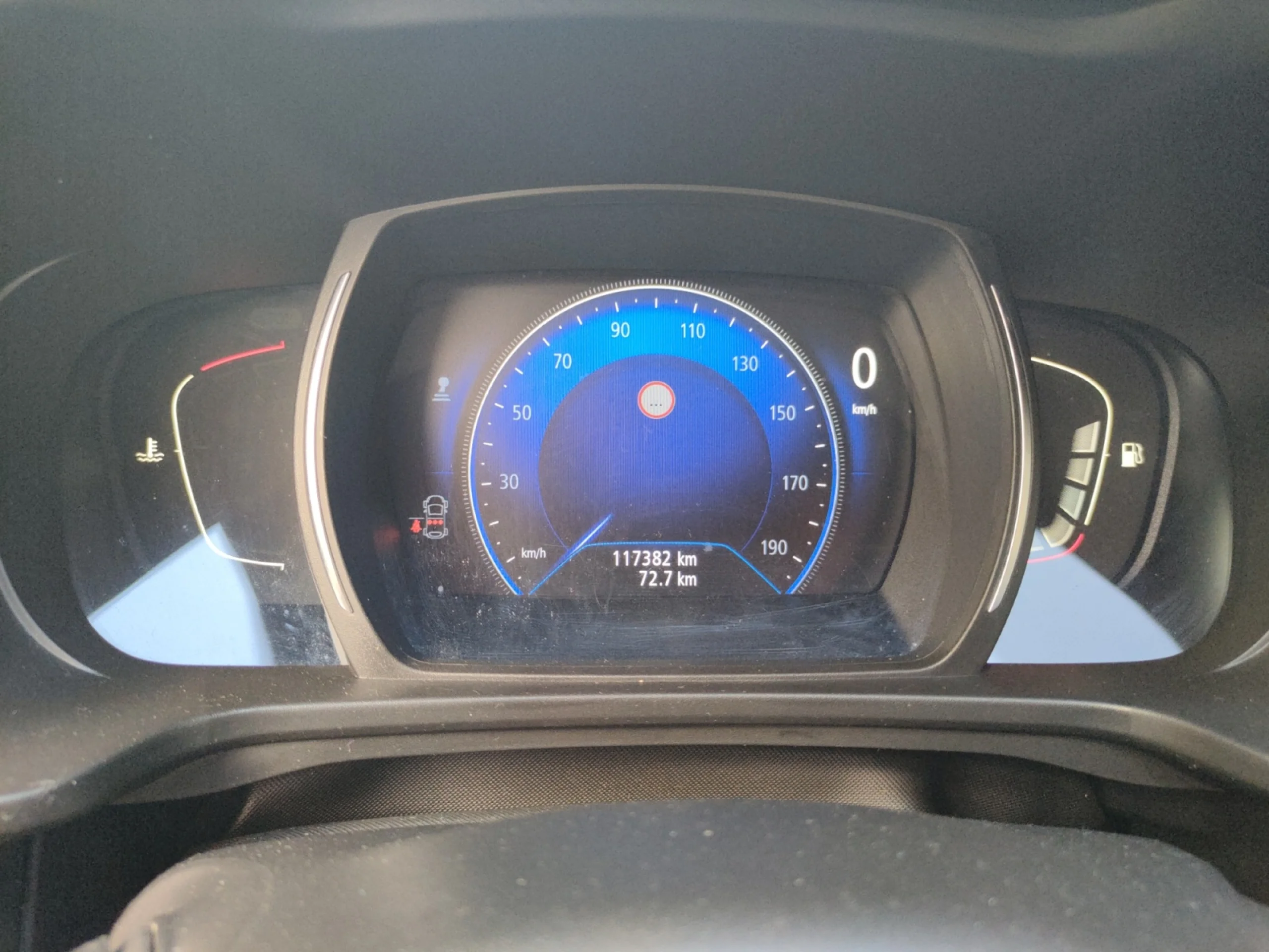 RENAULT KADJAR ZEN ENERGY DCI 110 - Foto 10