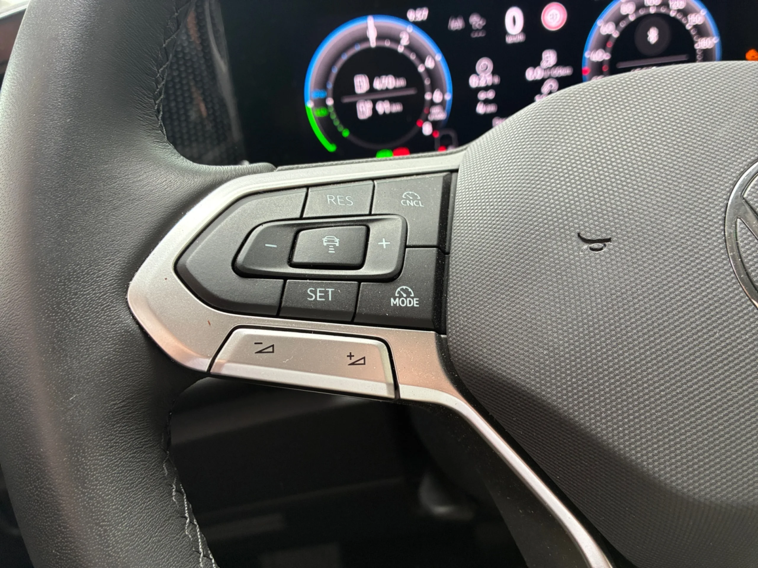 VOLKSWAGEN TIGUAN ··MÁS·· 1.5 TSI EHYBRID 150KW (204CV) DSG - Foto 11