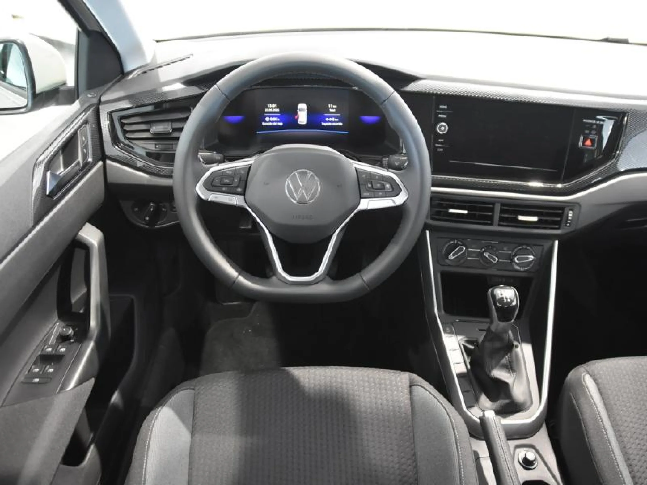 VOLKSWAGEN POLO POLO MATCH 1.0 MPI 59 KW (80 CV)  5 VEL. - Foto 8