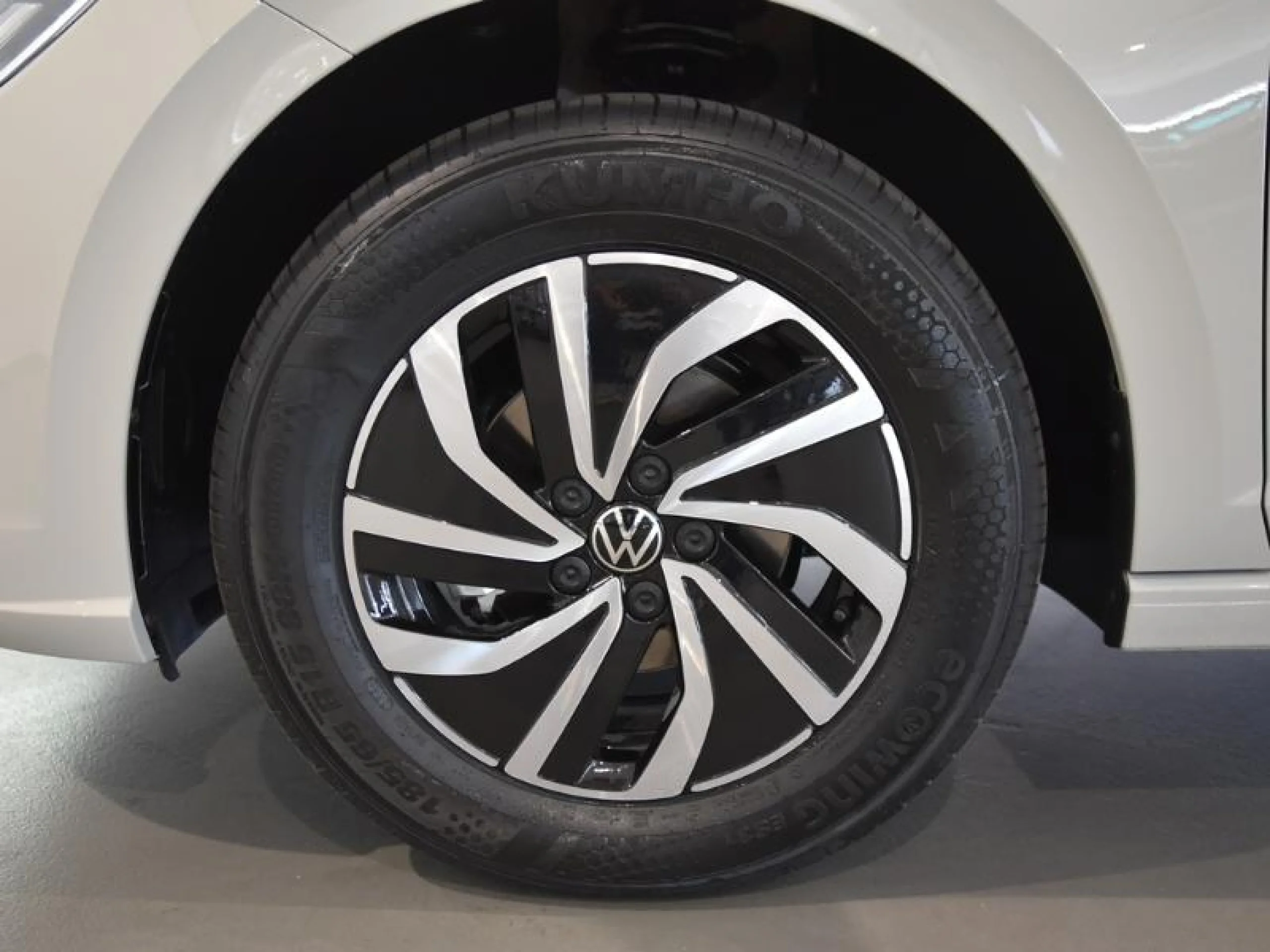 VOLKSWAGEN POLO POLO MATCH 1.0 MPI 59 KW (80 CV)  5 VEL. - Foto 9