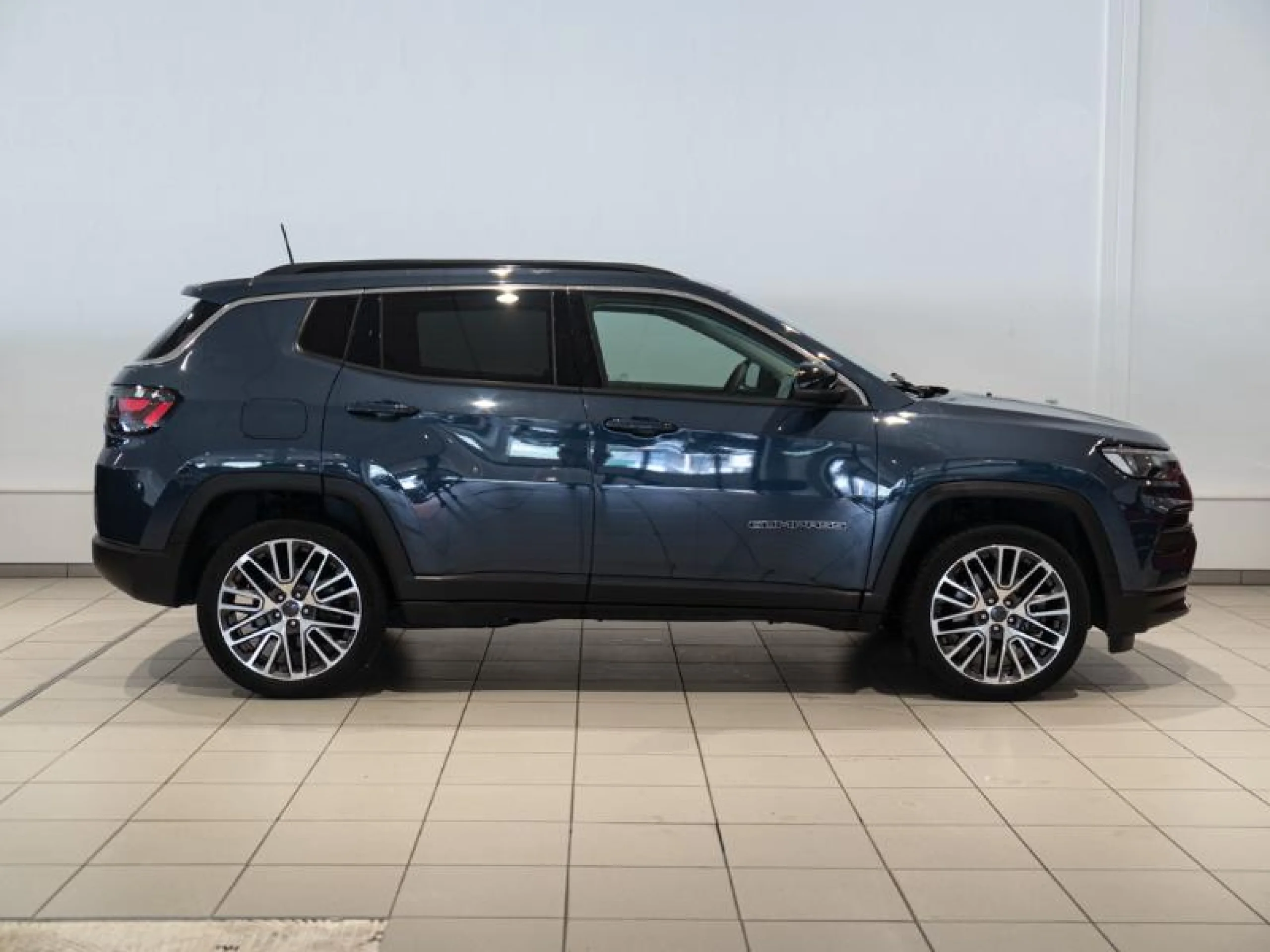 JEEP COMPASS 4XE 1.3 PHEV 140KW(190CV) LIMITED AT AWD - Foto 3